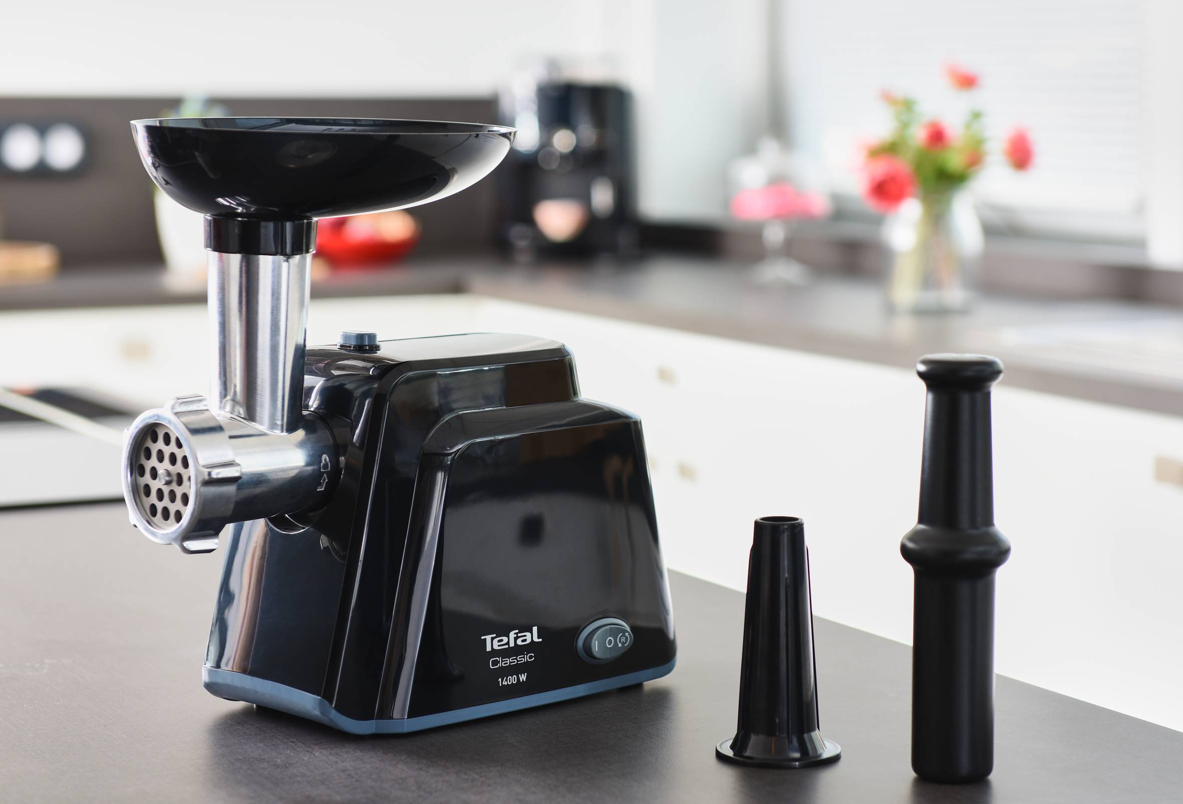 Mlýnek na maso Tefal HV1 Classic NE105838 Černý