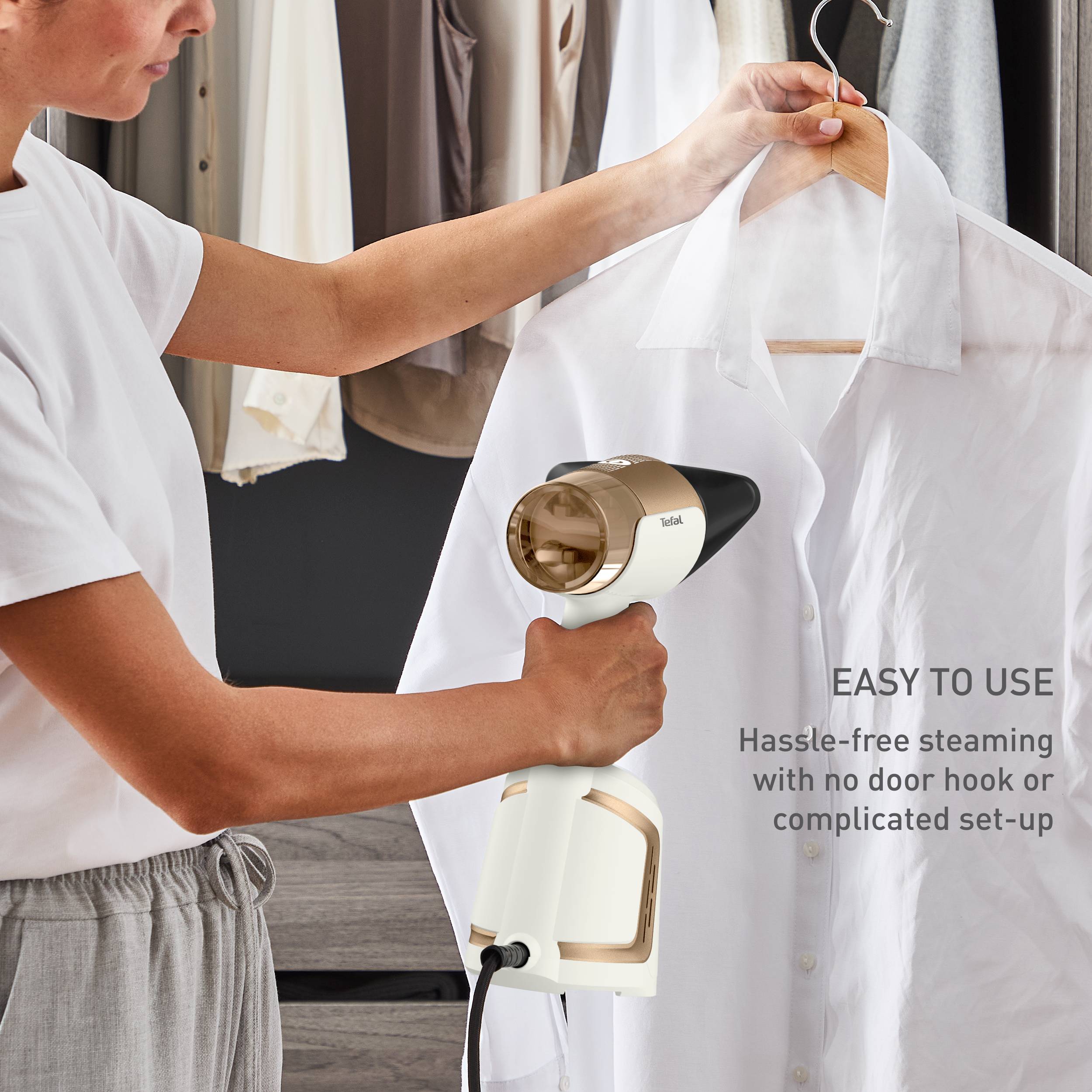 Nasávací ruční napařovač a žehlička 2v1 Tefal AeroSteam DT9820F0 Bílý/zlatý