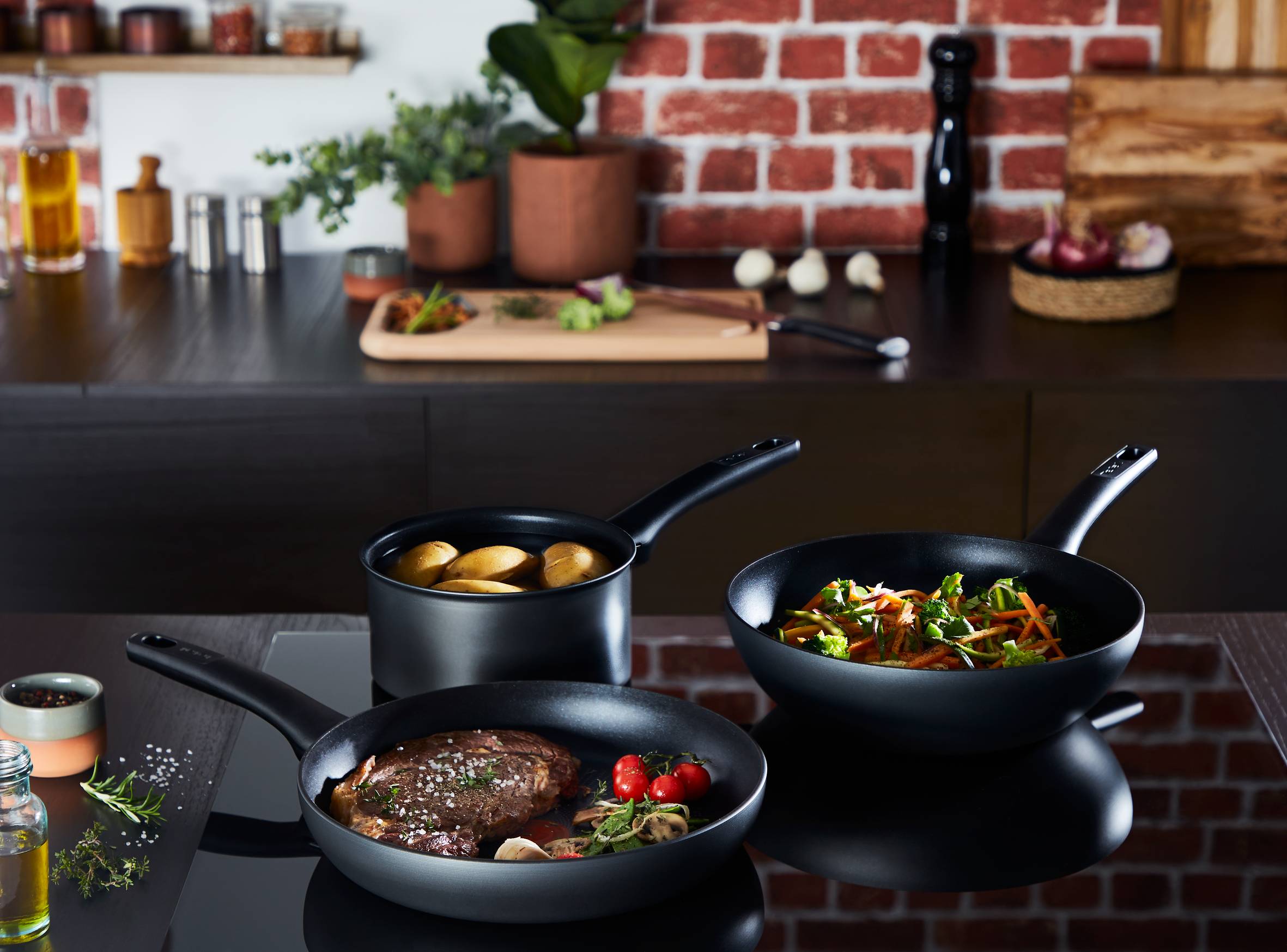 Wok pánev Tefal Ultimate G2681972 28 cm