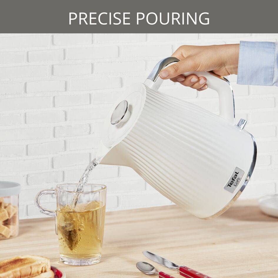 Retro rychlovarná konvice Tefal Loft KO250130 Bílá 1,7 l