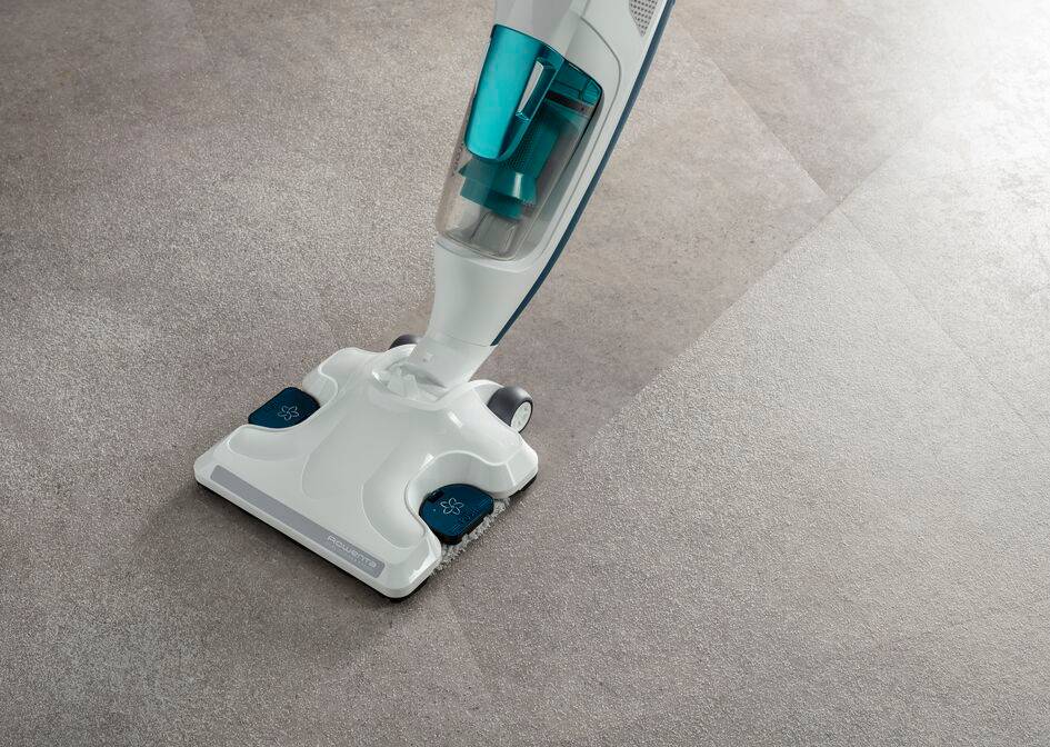 Tyčový vysavač s parním mopem Rowenta Clean & Steam Revolution RY7757WH