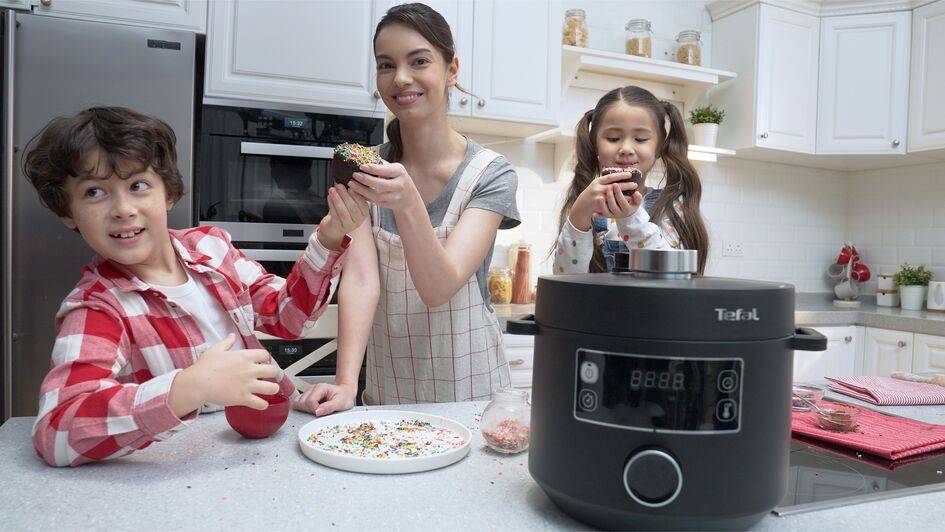 Multifunkční elektrický hrnec Tefal Turbo Cuisine CY754830 Černý