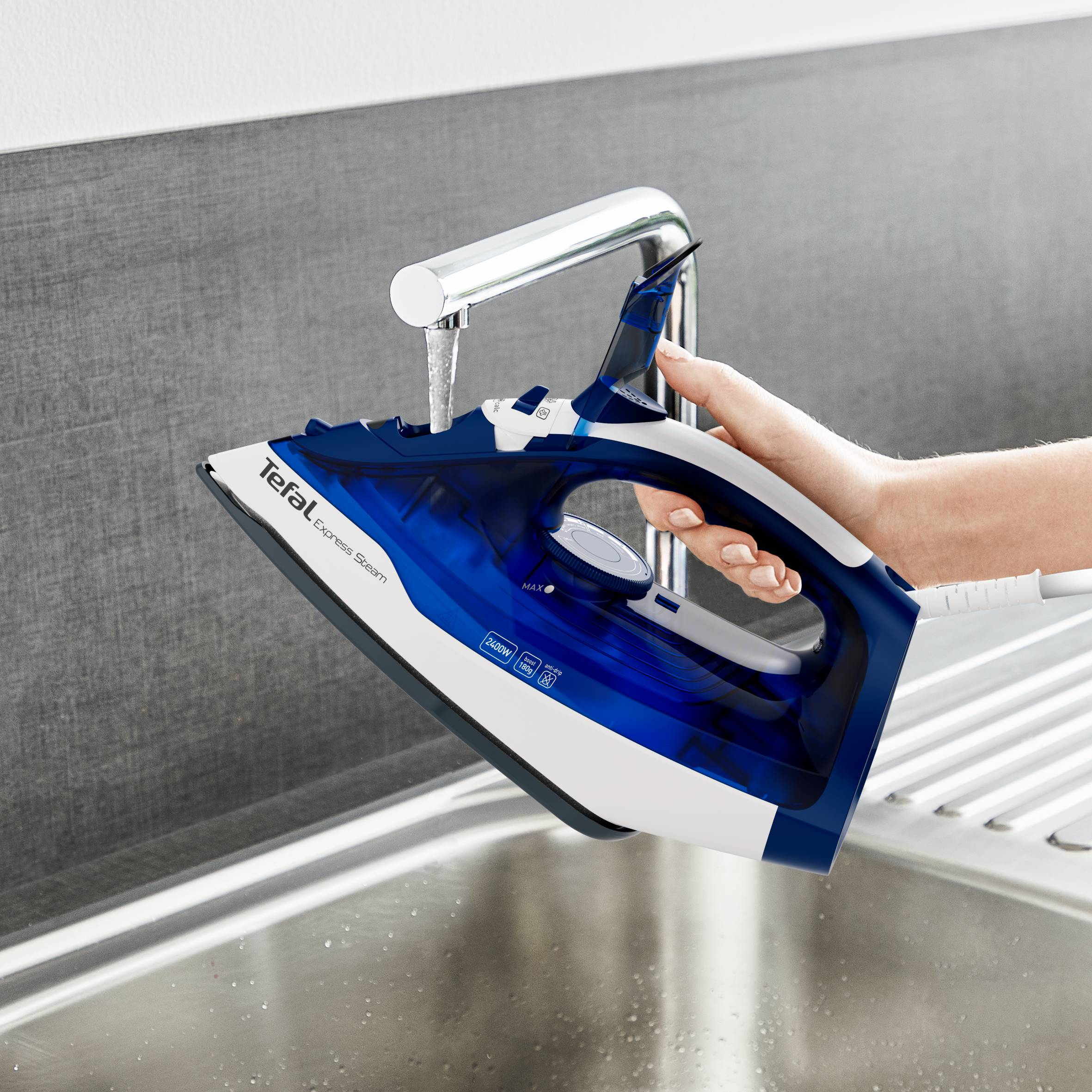 Napařovací žehlička Tefal Express Steam FV2838E0 Tmavě modrá/Bílá