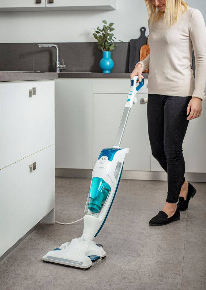 Tyčový vysavač s parním mopem Rowenta Clean & Steam Revolution RY7757WH