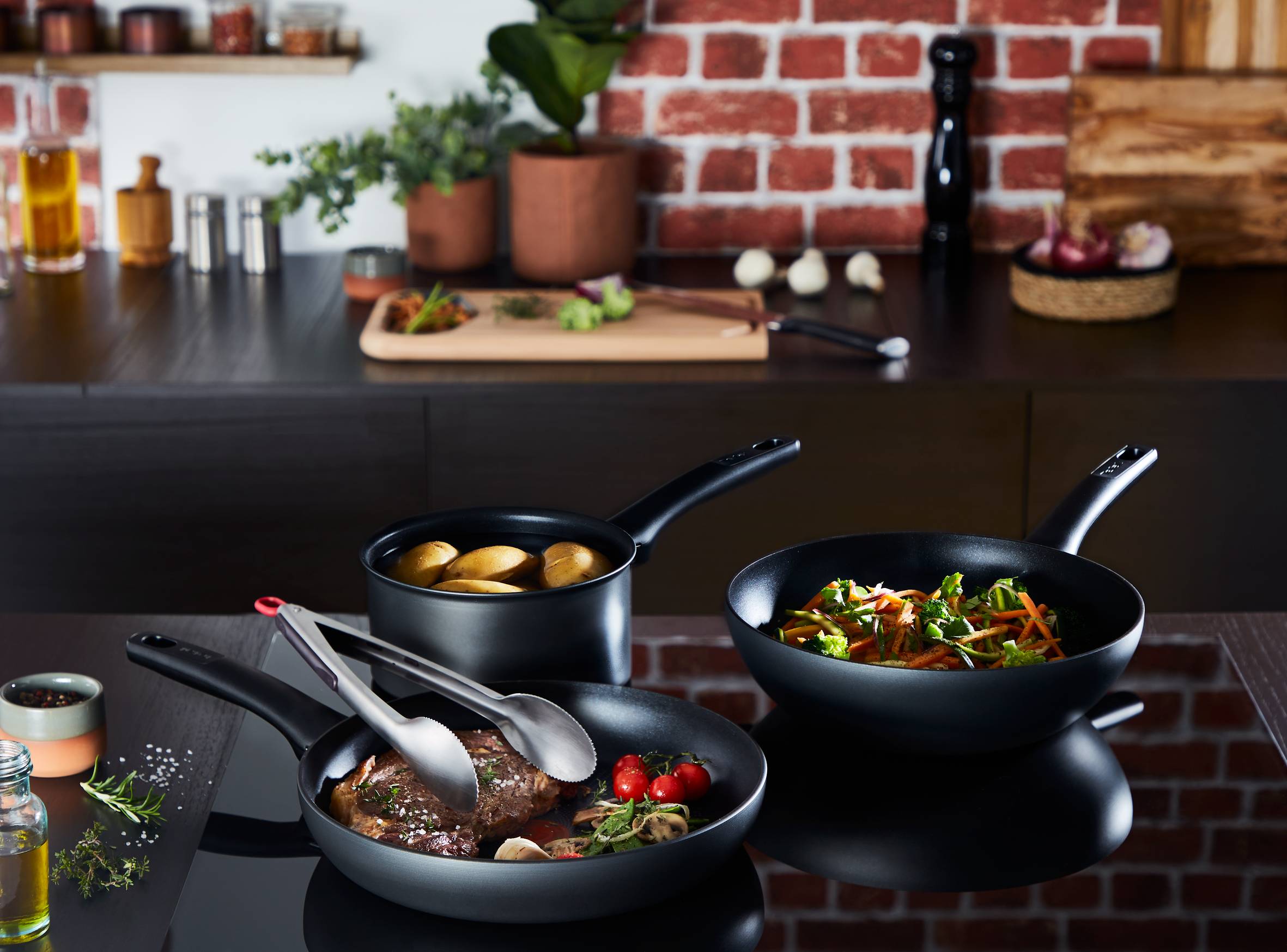 Wok pánev Tefal Ultimate G2681972 28 cm
