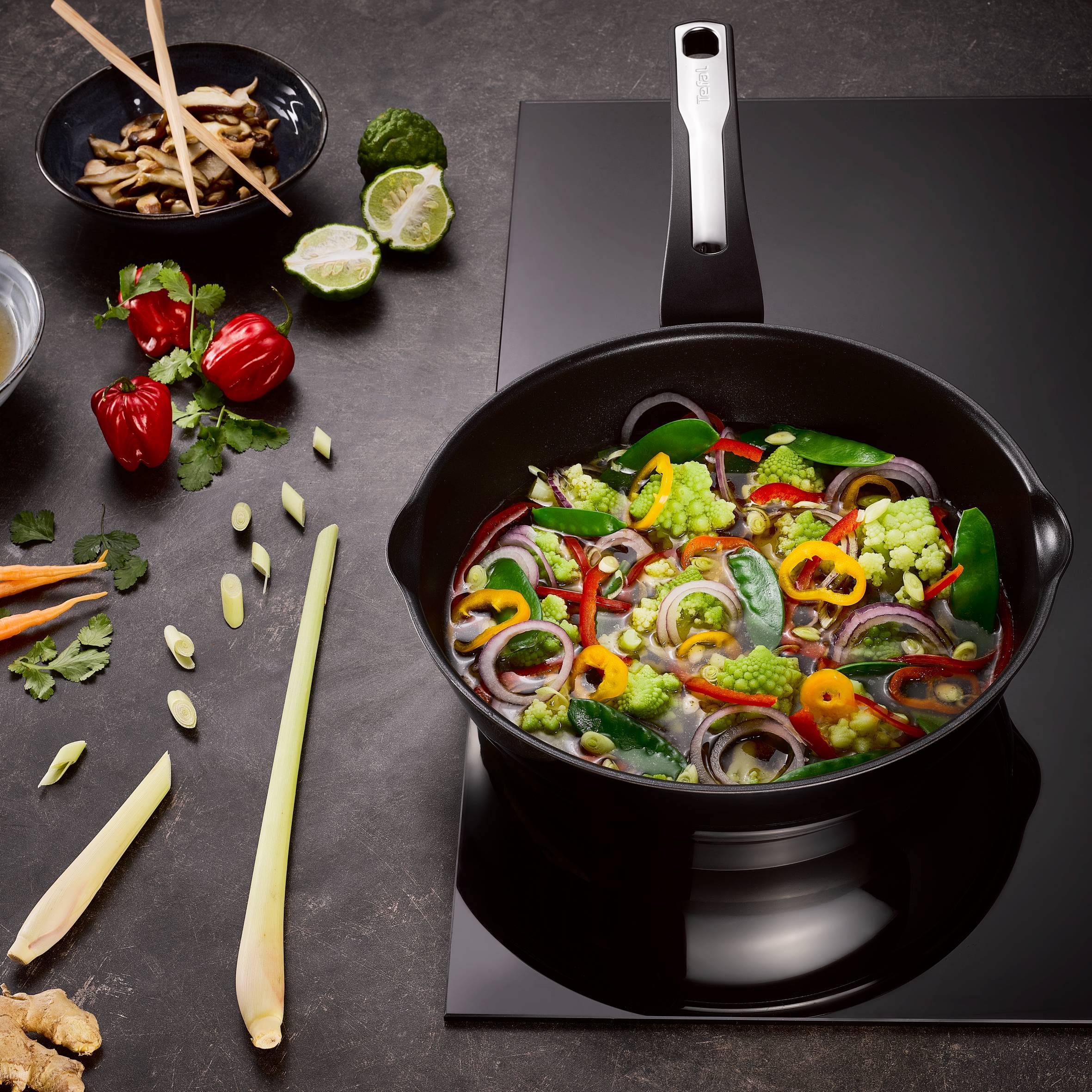 Hluboká pánev Tefal Emotion E3007704 26 cm