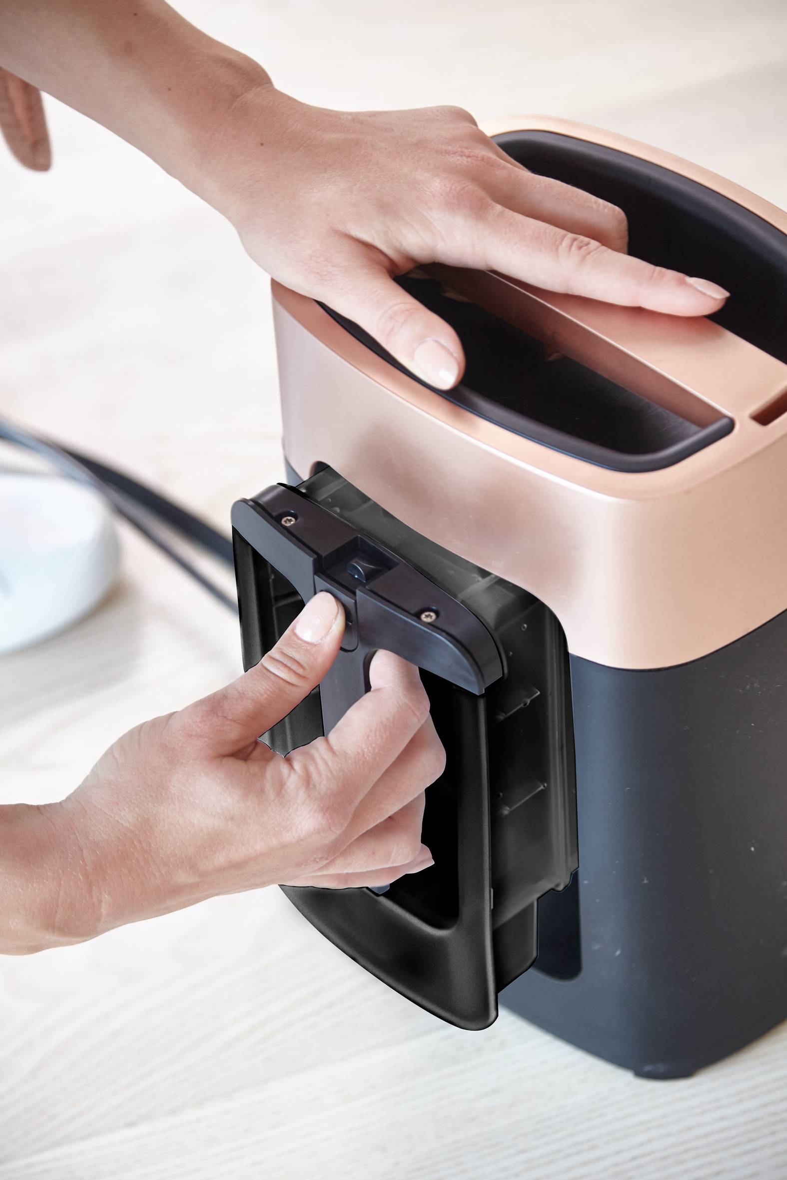 IXEO QT1020E0 černý