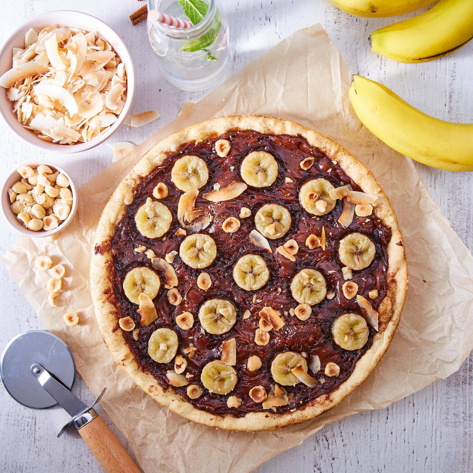 Sladká pizza s čokoládovou pomazánkou a banány - recept Easy Fry XL Surface | Tefal