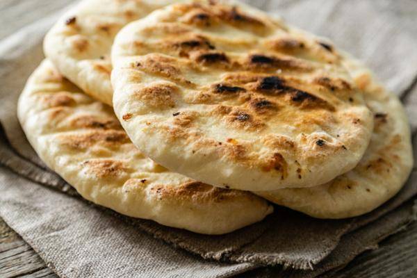 Domácí sýrové placky naan - recept Hrnce a pánve | Tefal