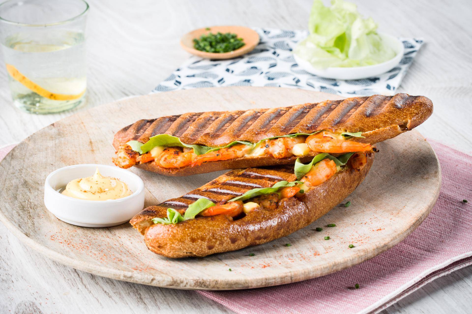 Hot dog s kořeněnými krevetami - recept undefined | Tefal