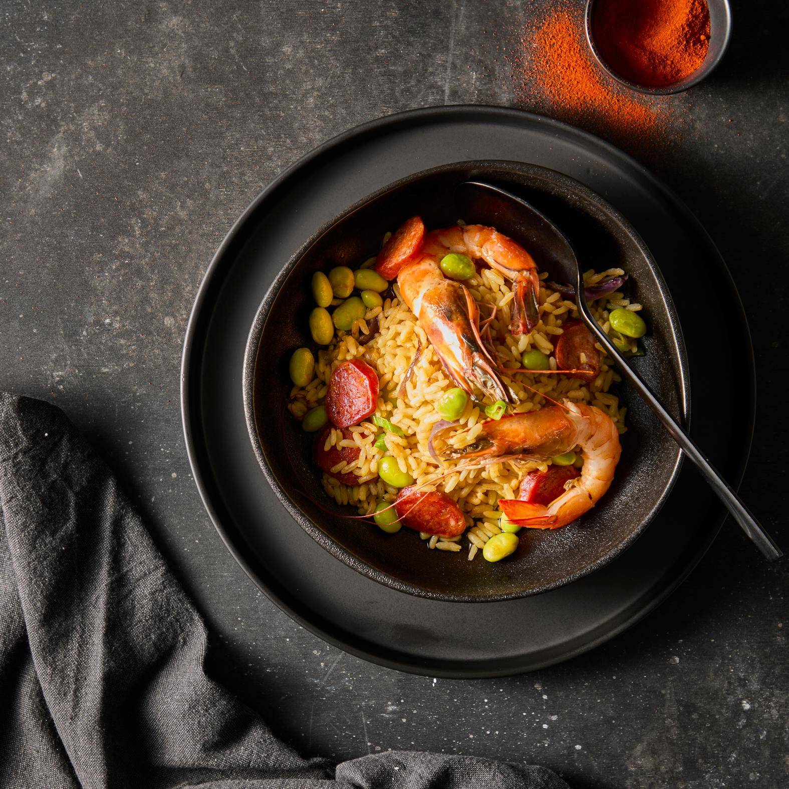 Fusion paella se šafránem, edamame a chorizem - recept Hrnce a pánve | Tefal