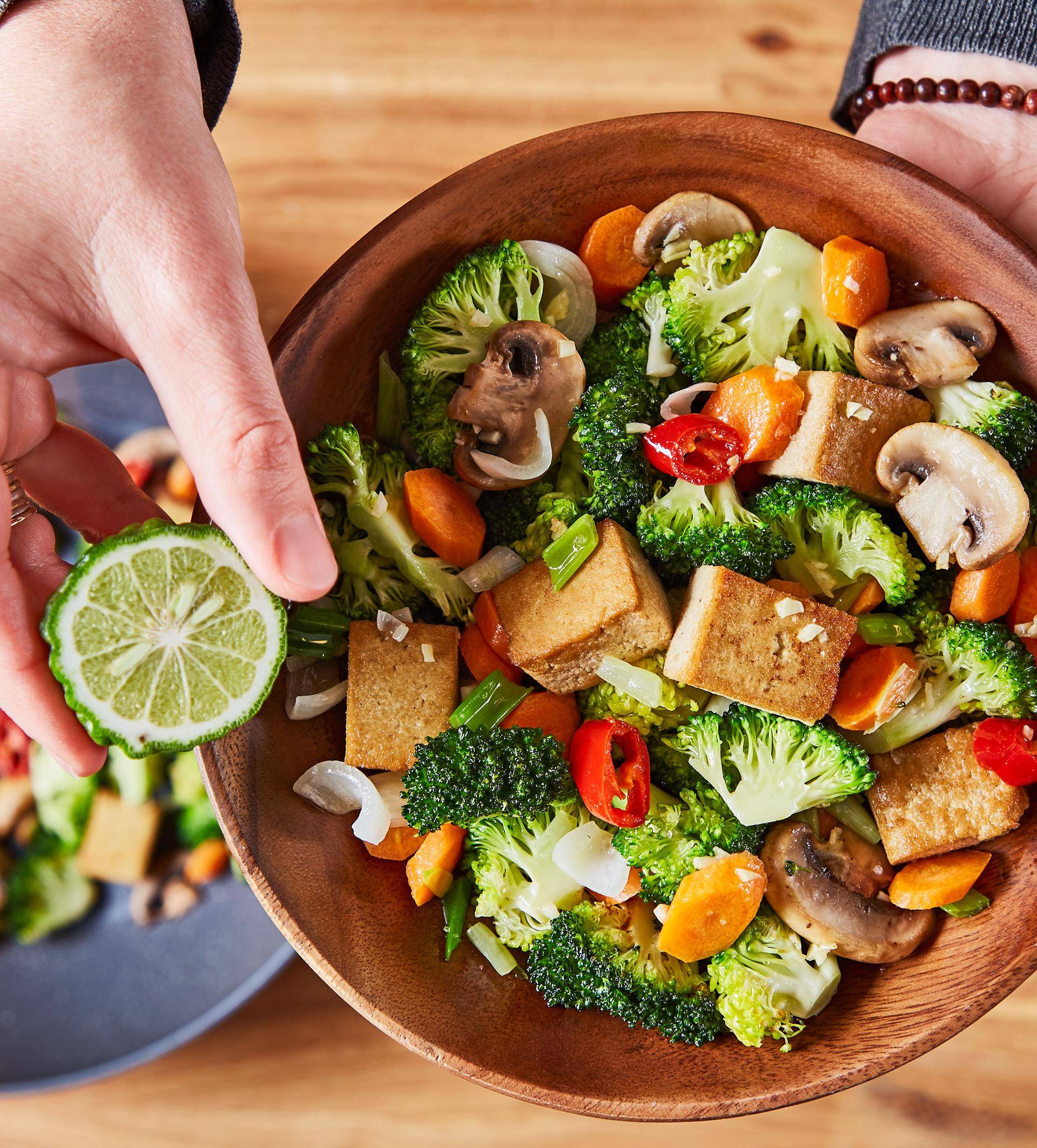 Veganský poke bowl se smaženým tofu - recept Hrnce a pánve | Tefal