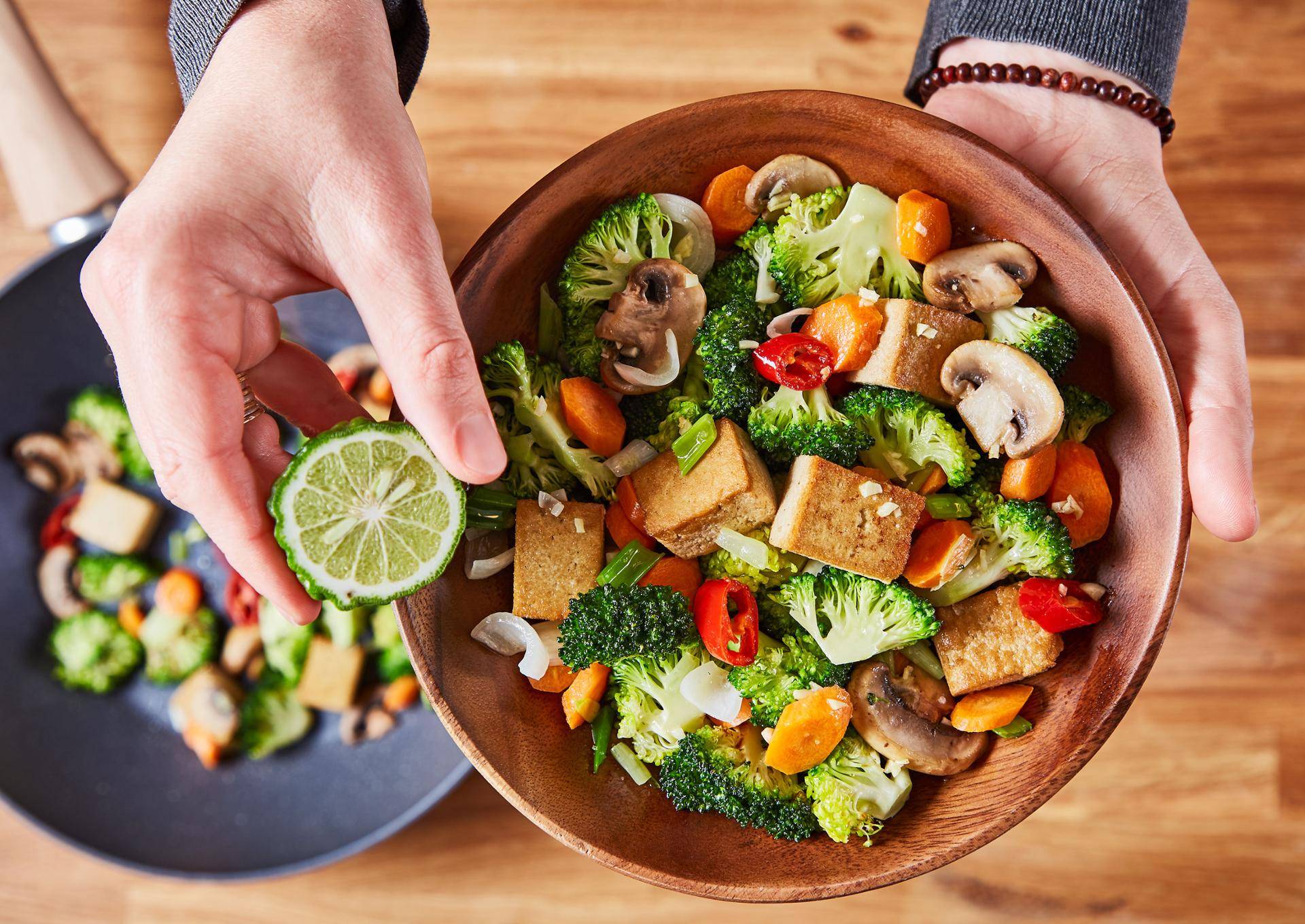 Smažená zelenina a tofu - recept Hrnce a pánve | Tefal