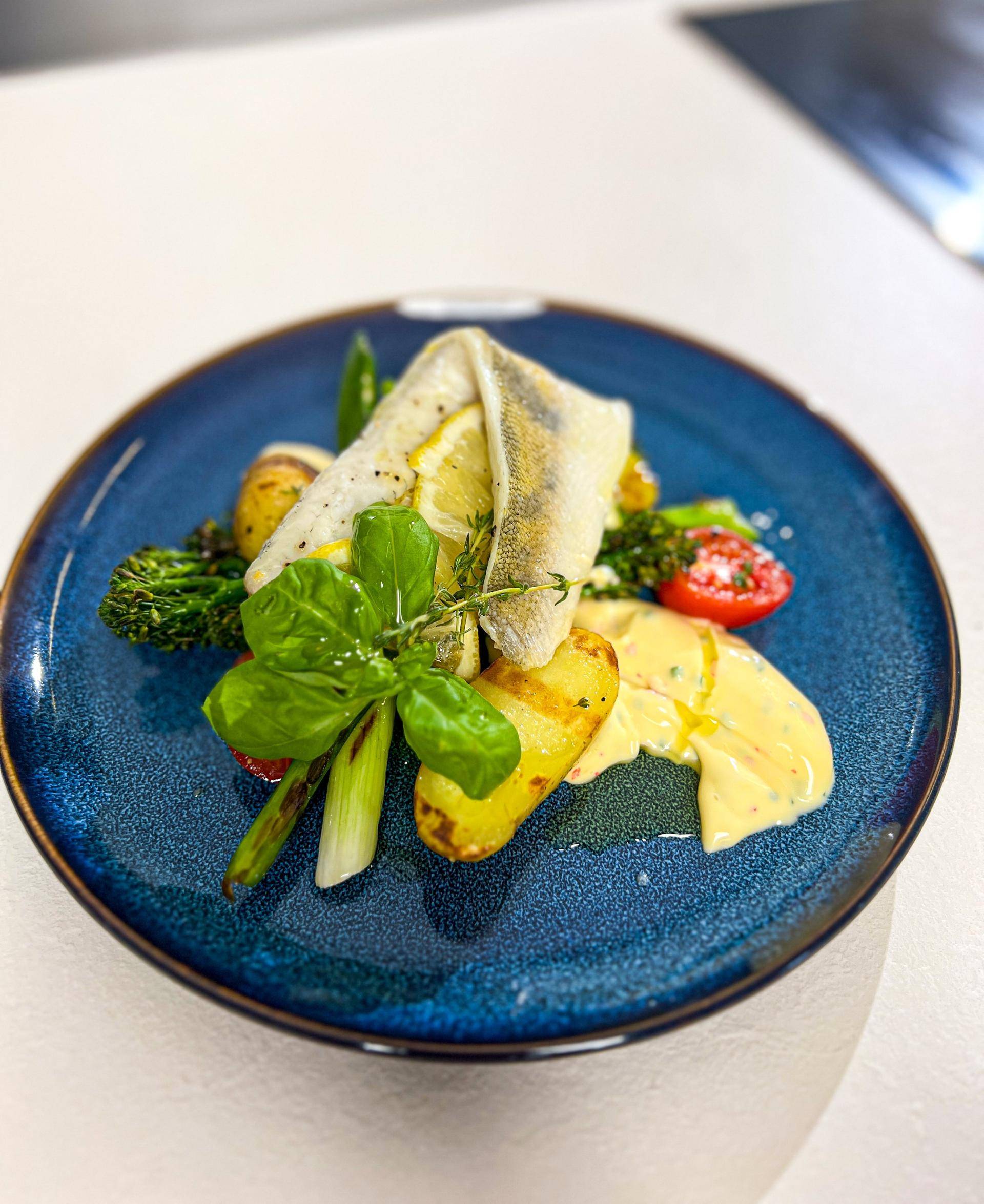 Grilovaný filet candáta s plátky citronu a bramborami grenaille - recept OptiGrill + | Tefal