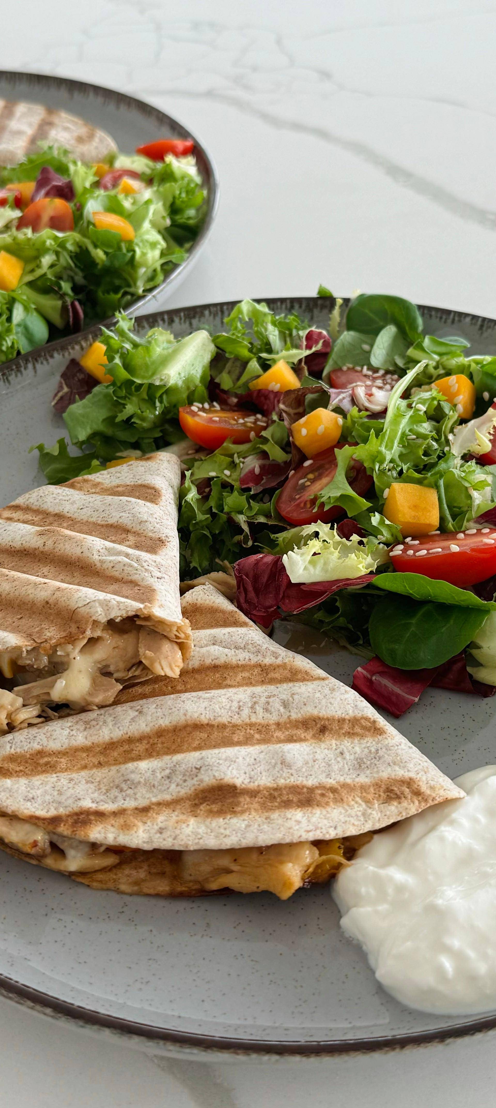 Zapečená tortilla s trhaným kuracím mäsom - recept OptiGrill + | Tefal
