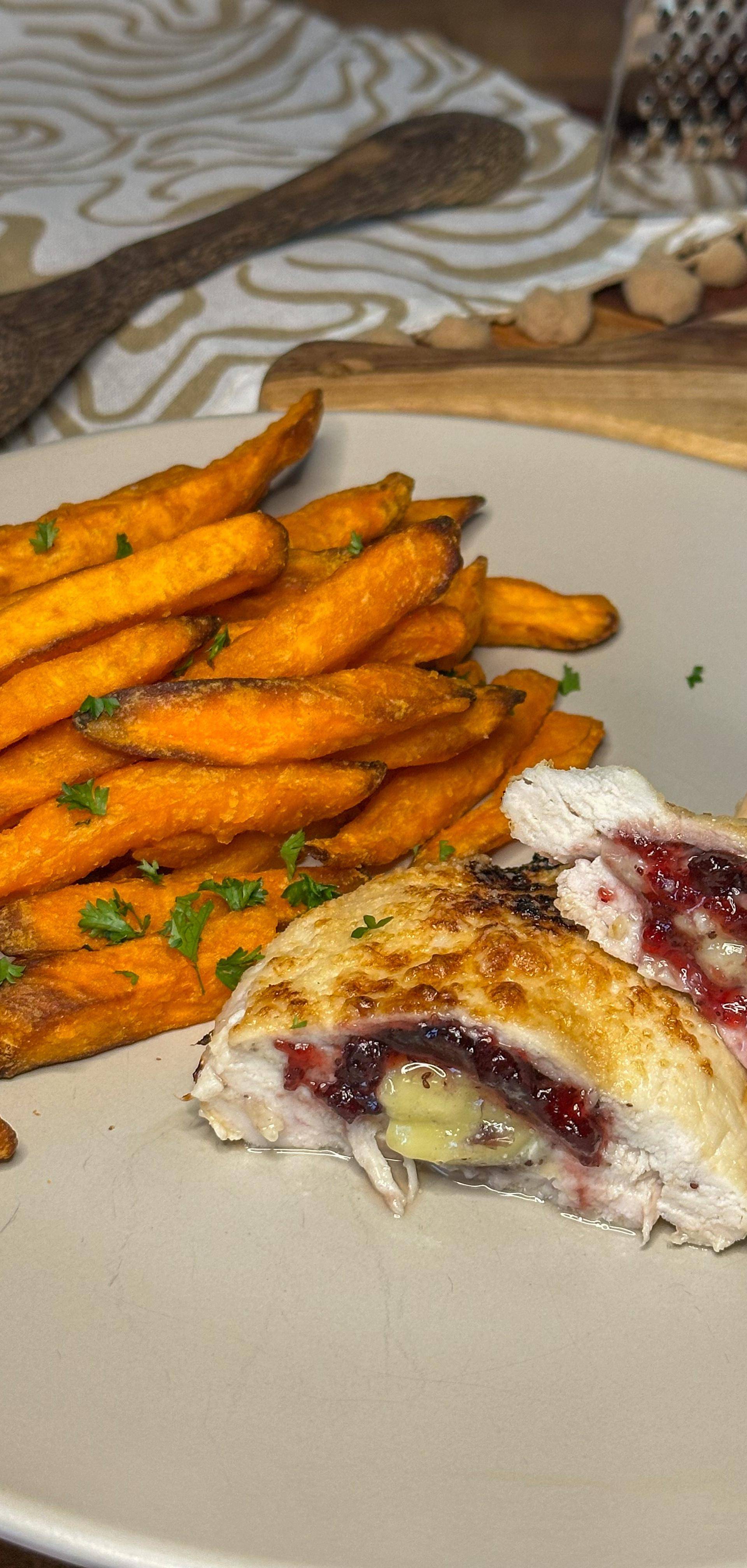 Kuřecí prsa plněná brie a brusinkami - recept Dual EasyFry | Tefal