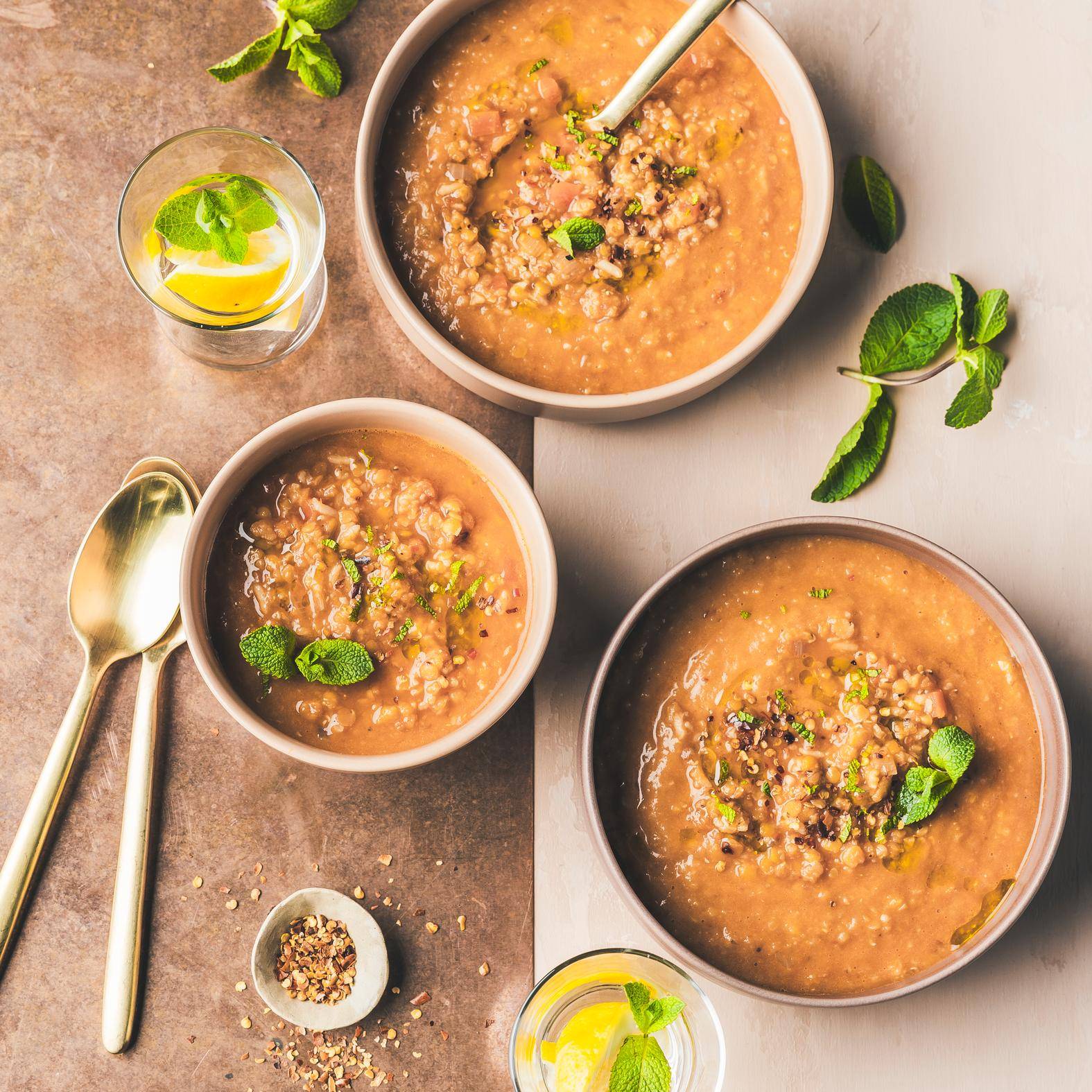 Herb-crusted salmon with quinoa - recept undefined | Tefal