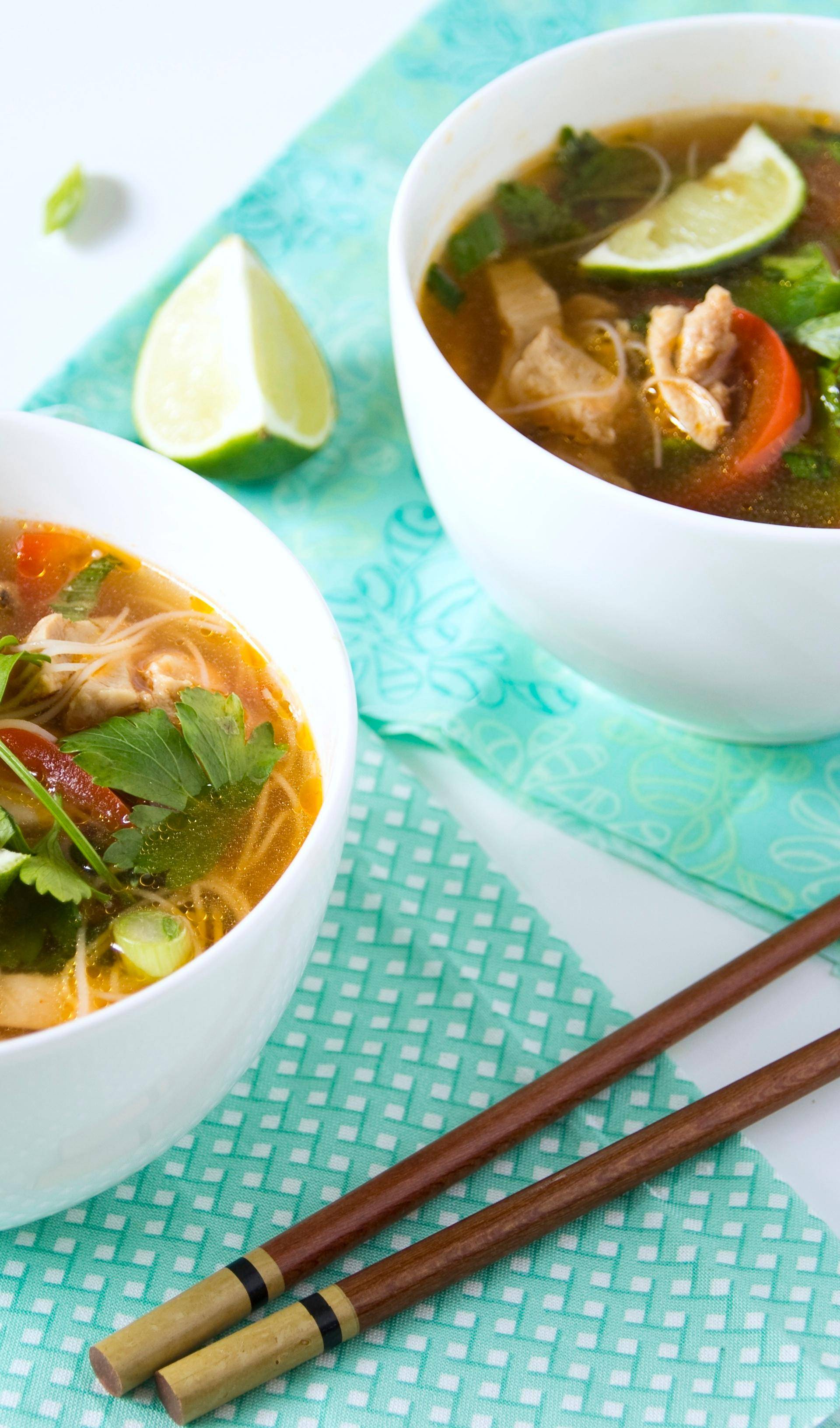 Thajská kuřecí polévka - recept Hrnce a pánve | Tefal