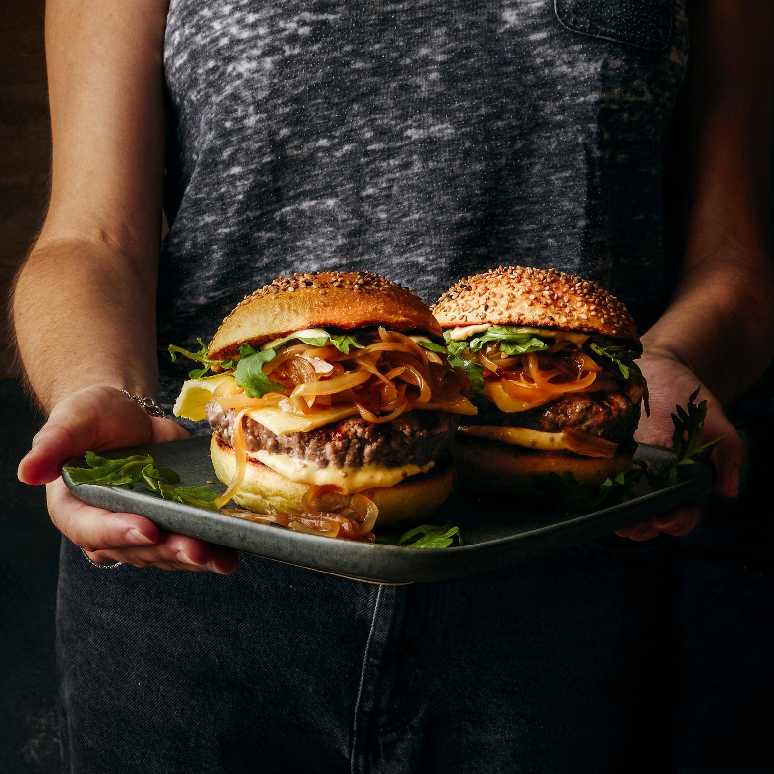 Burger s karamelizovanou cibulí - recept OptiGrill 2in1 XL | Tefal