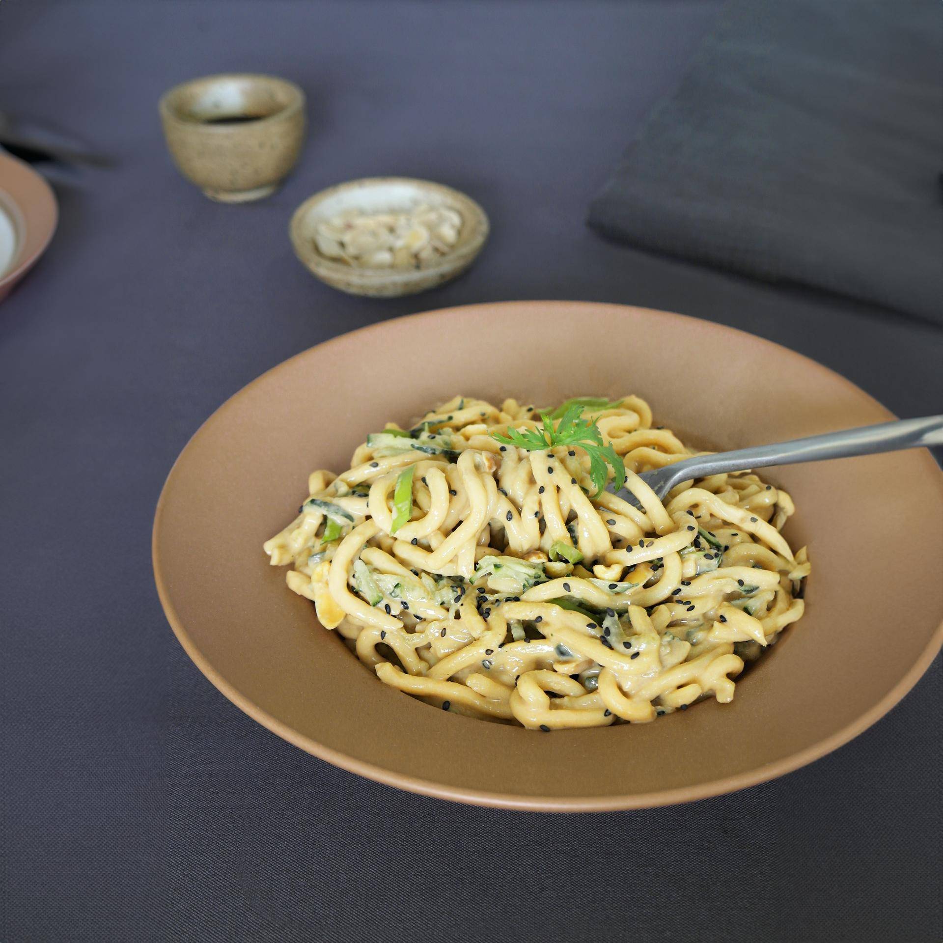 Udon nudle s arašídovou omáčkou - recept Hrnce a pánve | Tefal