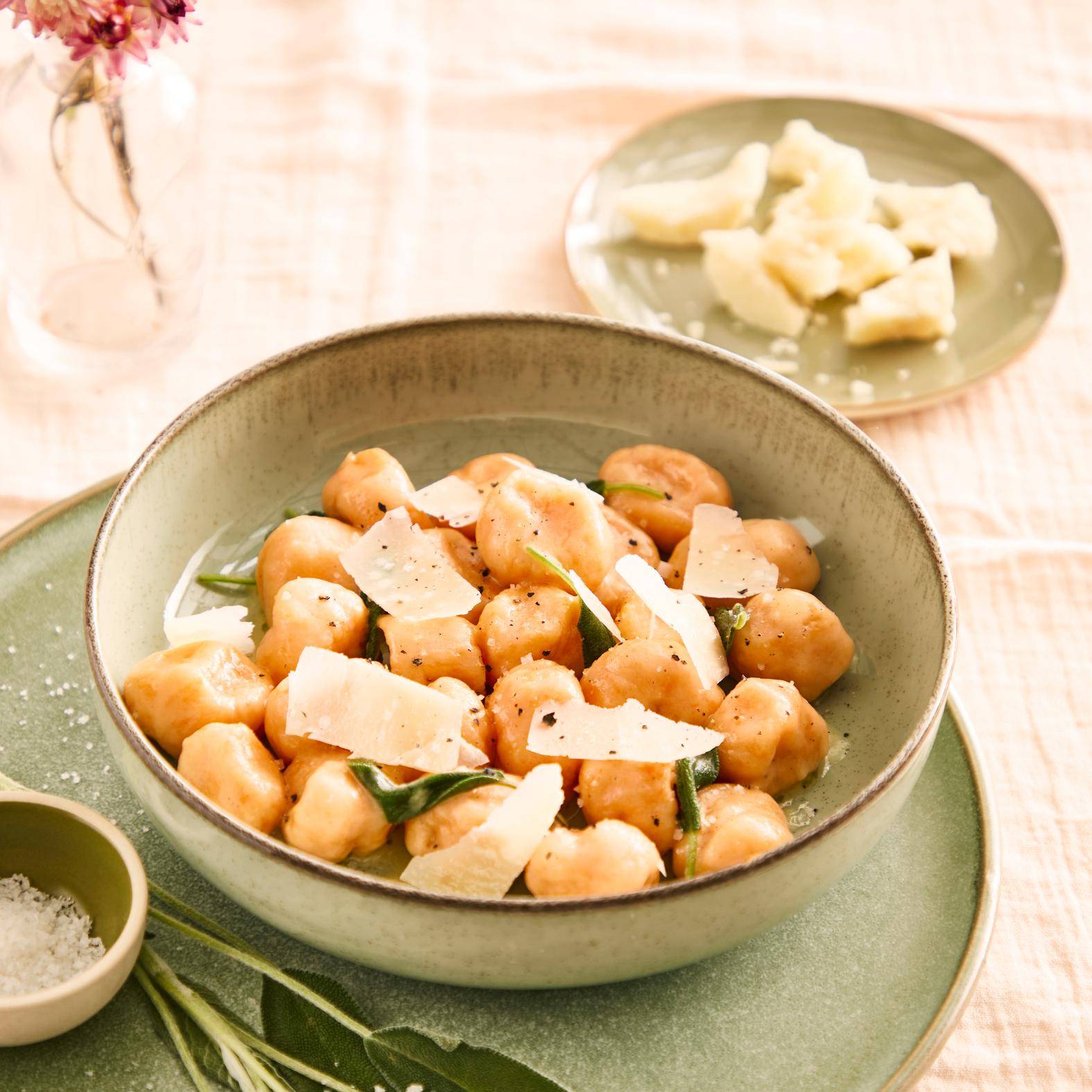 Gnocchi z batátů s máslem a šalvějí - recept Hrnce a pánve | Tefal