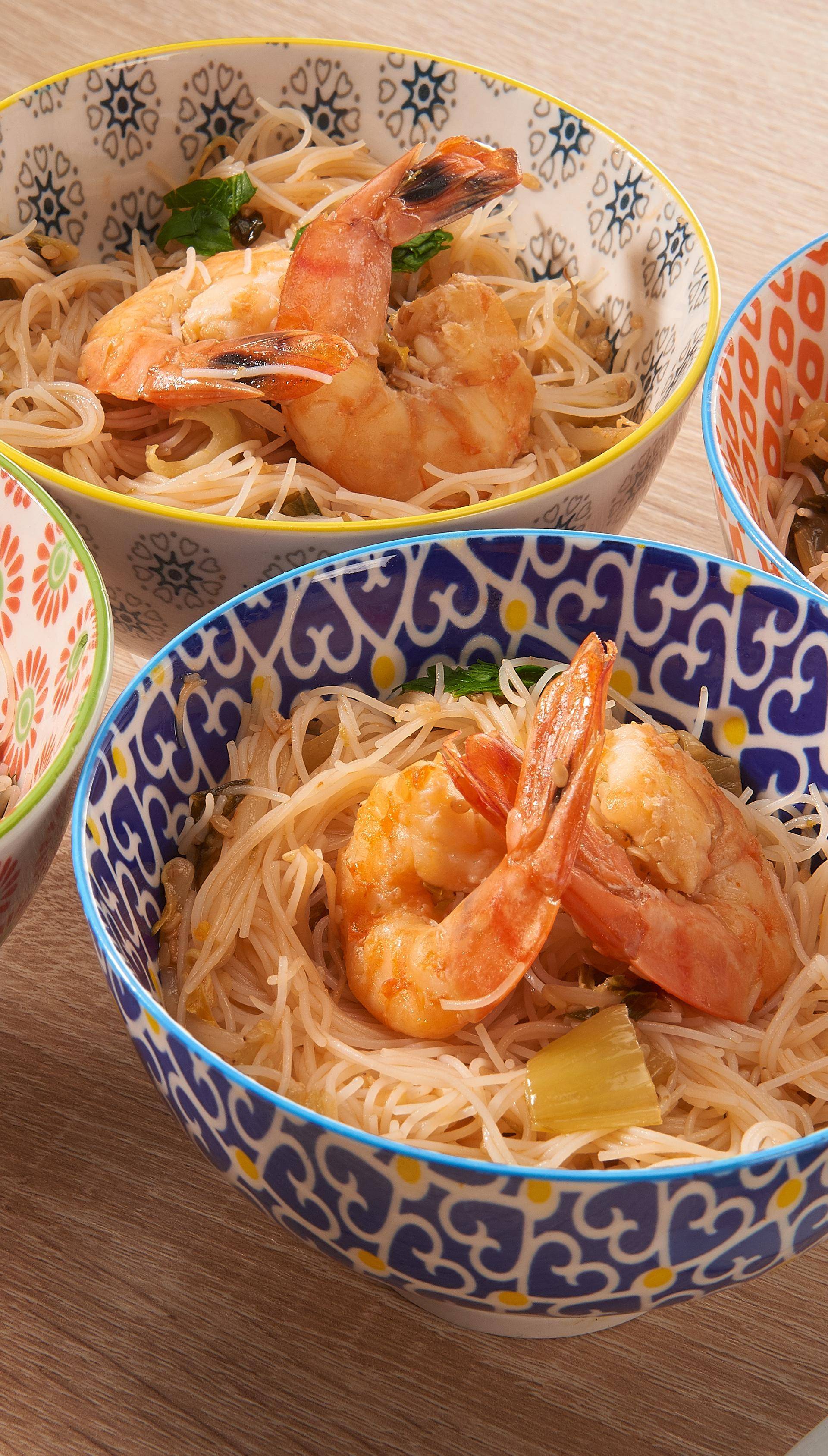Restované udon nudle s krevetami a brokolicí - recept Hrnce a pánve | Tefal
