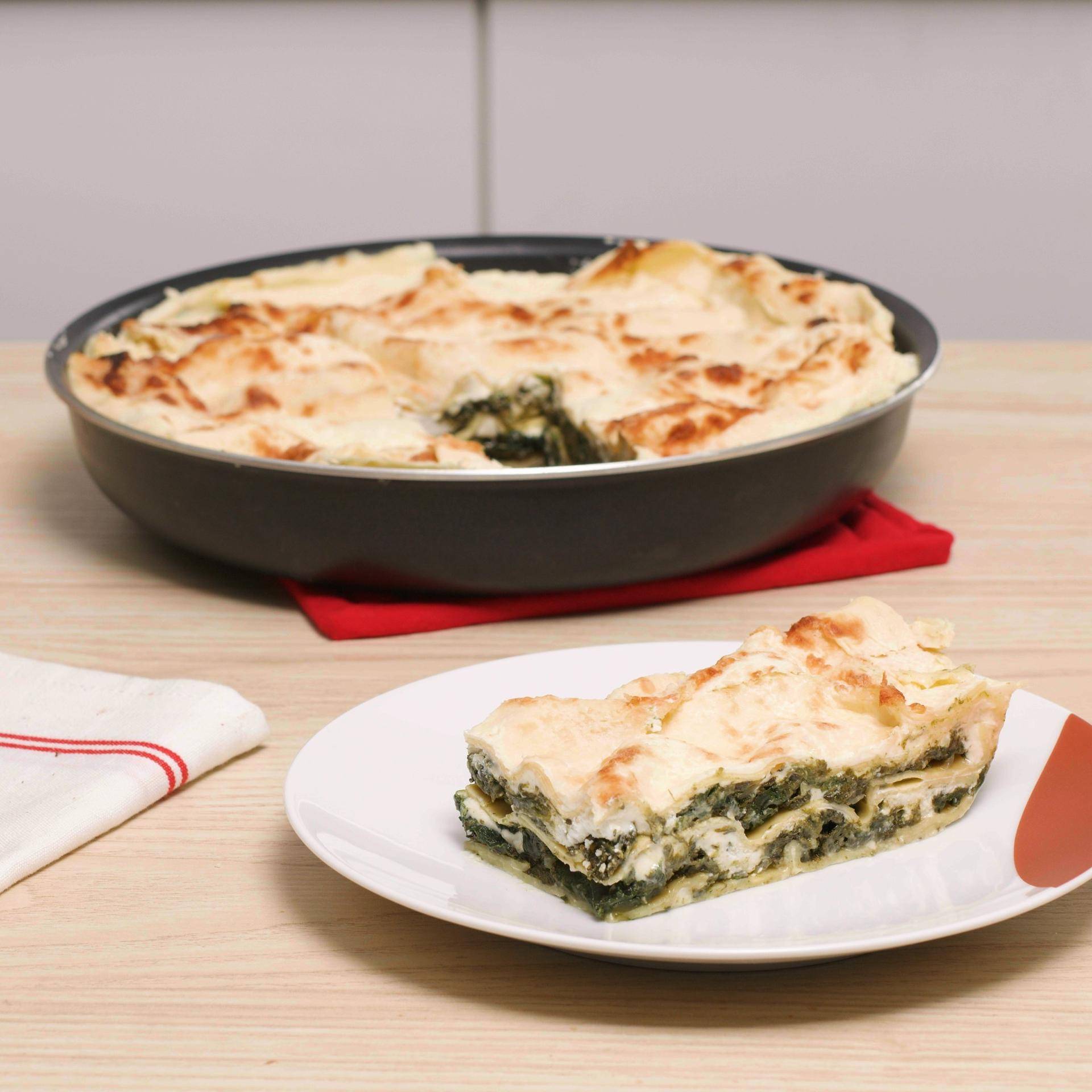 Vegetariánské lasagne se špenátem a kozím sýrem - recept Hrnce a pánve | Tefal
