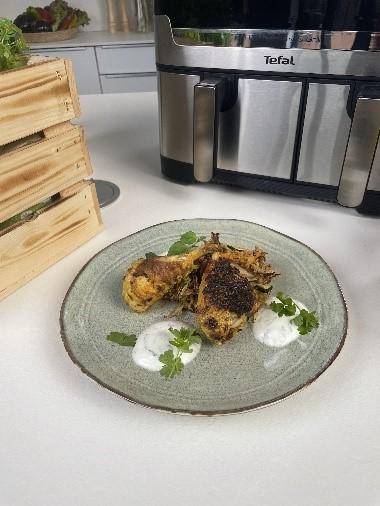 Kuřecí paličky s jogurtovou marinádou a zeleninovými plackami - recept Dual EasyFry&Grill | Tefal