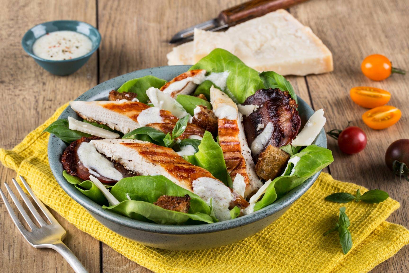 Salát caesar s grilovanou slaninou - recept Optigrill Elite | Tefal