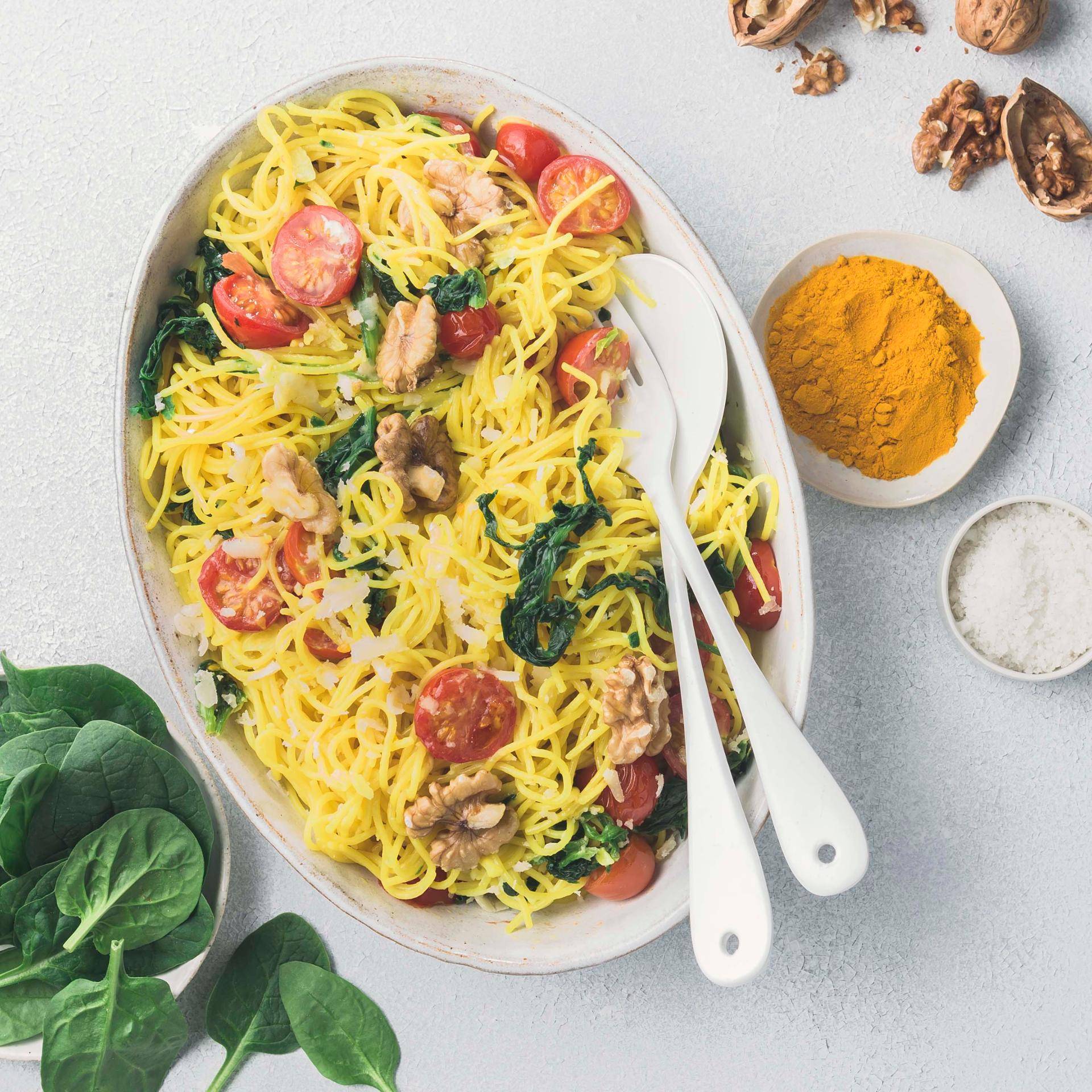 Špagety s kurkumou a špenátem - recept Hrnce a pánve | Tefal