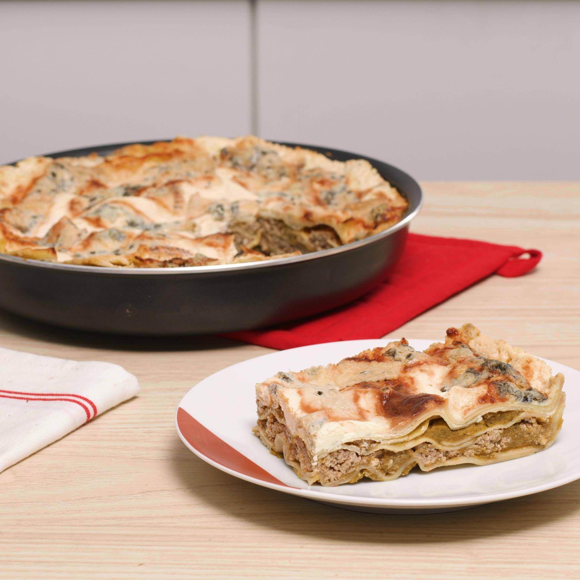 Lasagne z máslové dýně s gorgonzolou a ořechovým pestem - recept Hrnce a pánve | Tefal