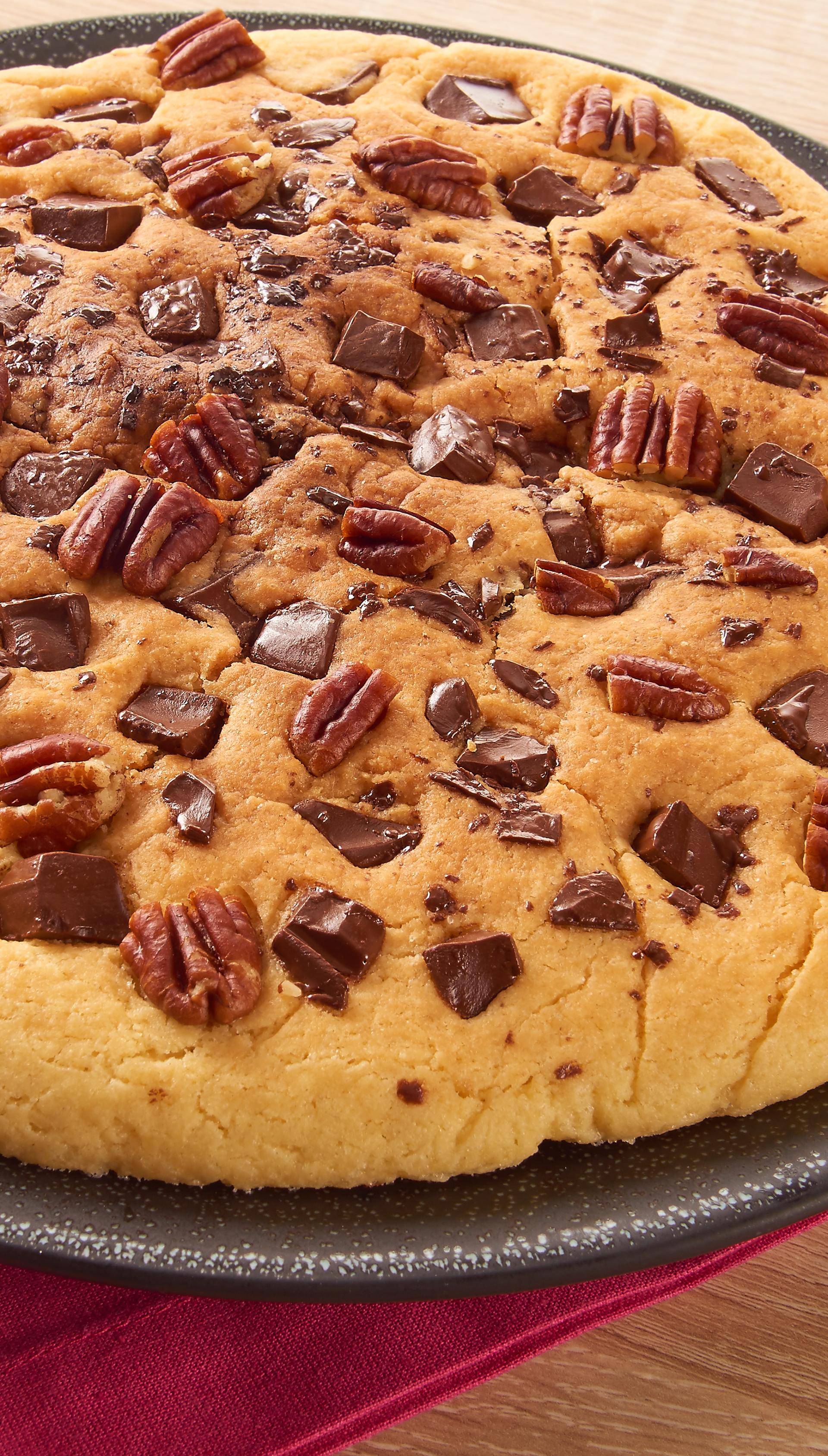 Obří čokoládová sušenka s pekanovými ořechy - recept Hrnce a pánve | Tefal