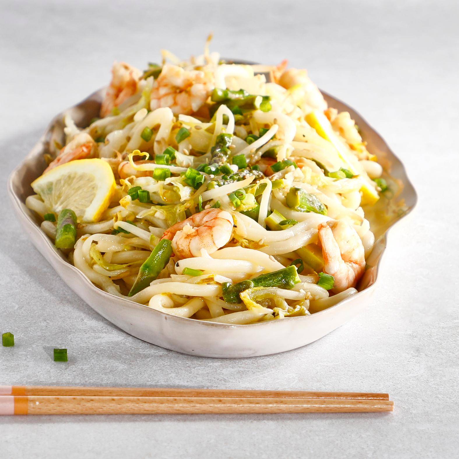 Restované nudle se zeleninou a mořskými plody (Yakisoba) - recept Hrnce a pánve | Tefal