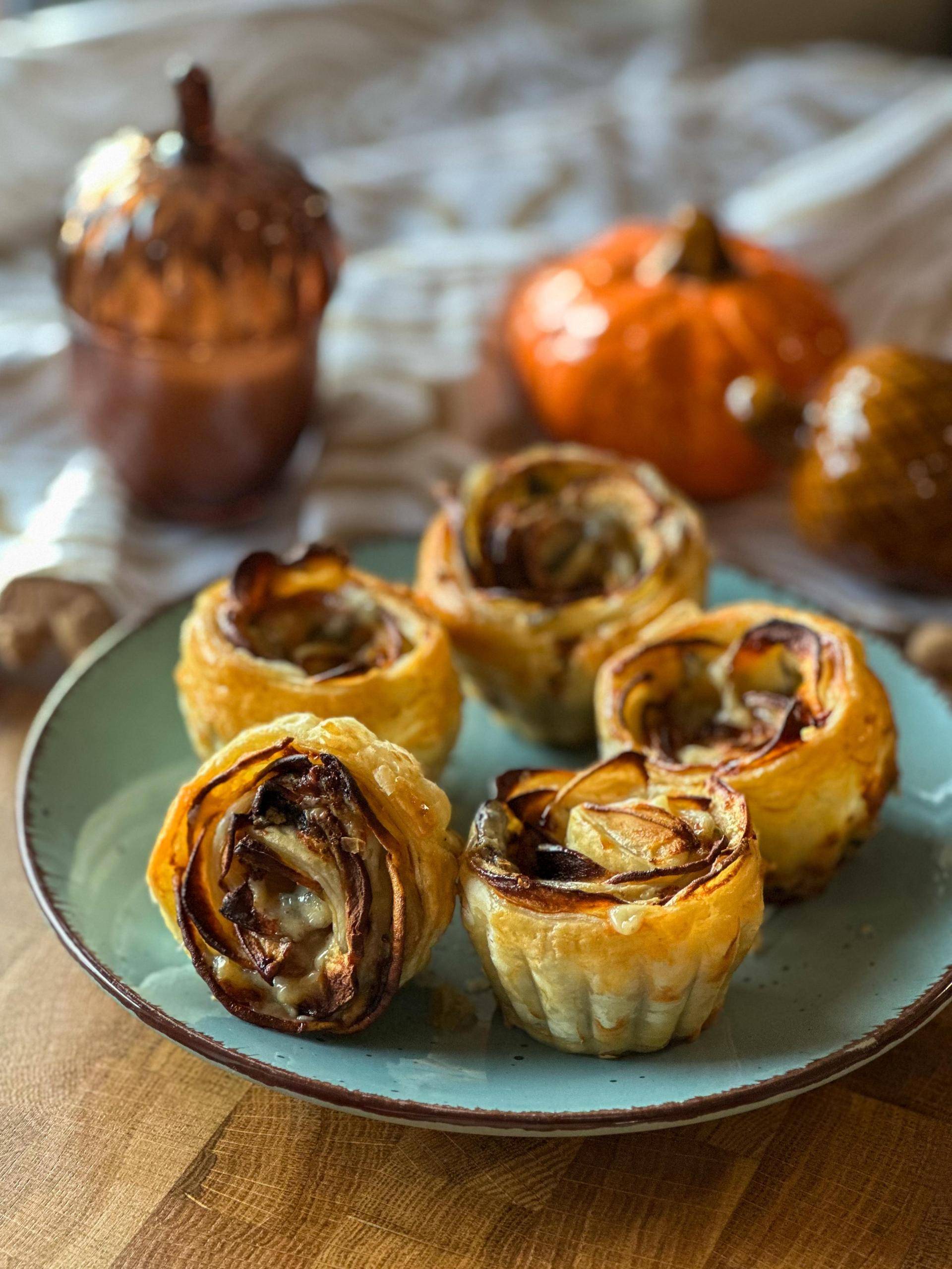 Listové kytičky s hruškou a nivou - recept EASY FRY & GRILL 2 in 1 MECHANICAL | Tefal