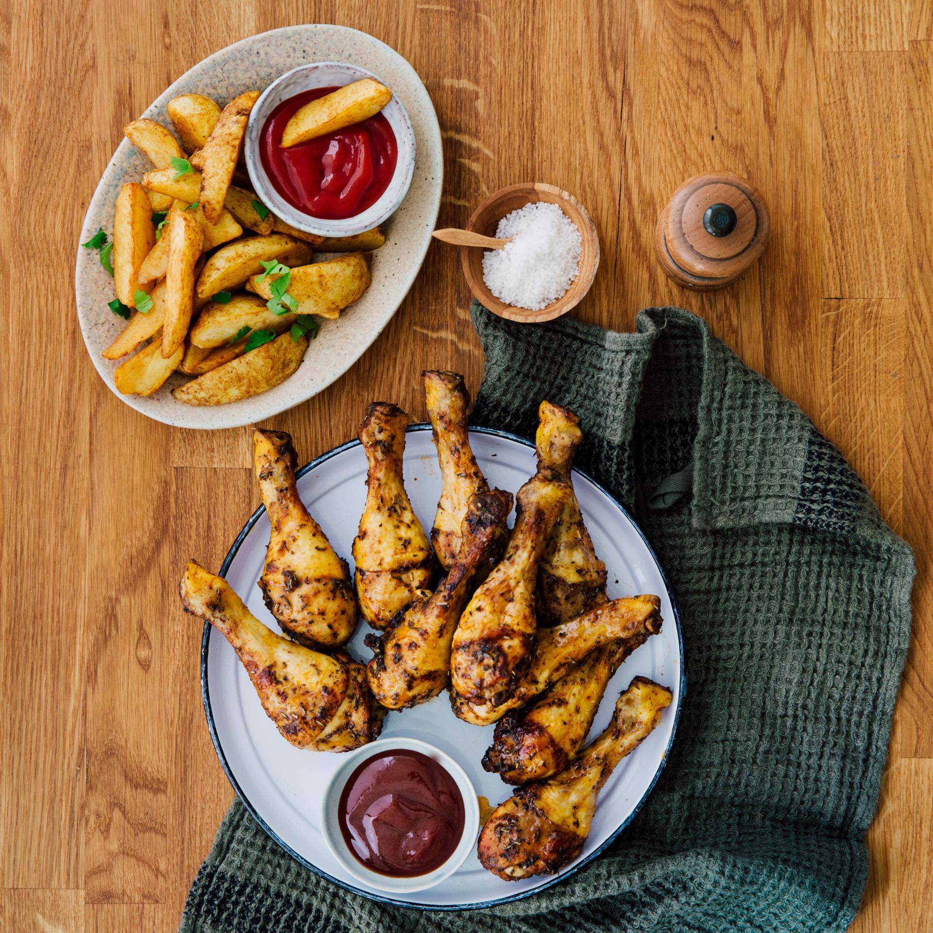 Grilované kuřecí paličky, Mexický salát s bramborami - recept Dual EasyFry&Grill | Tefal