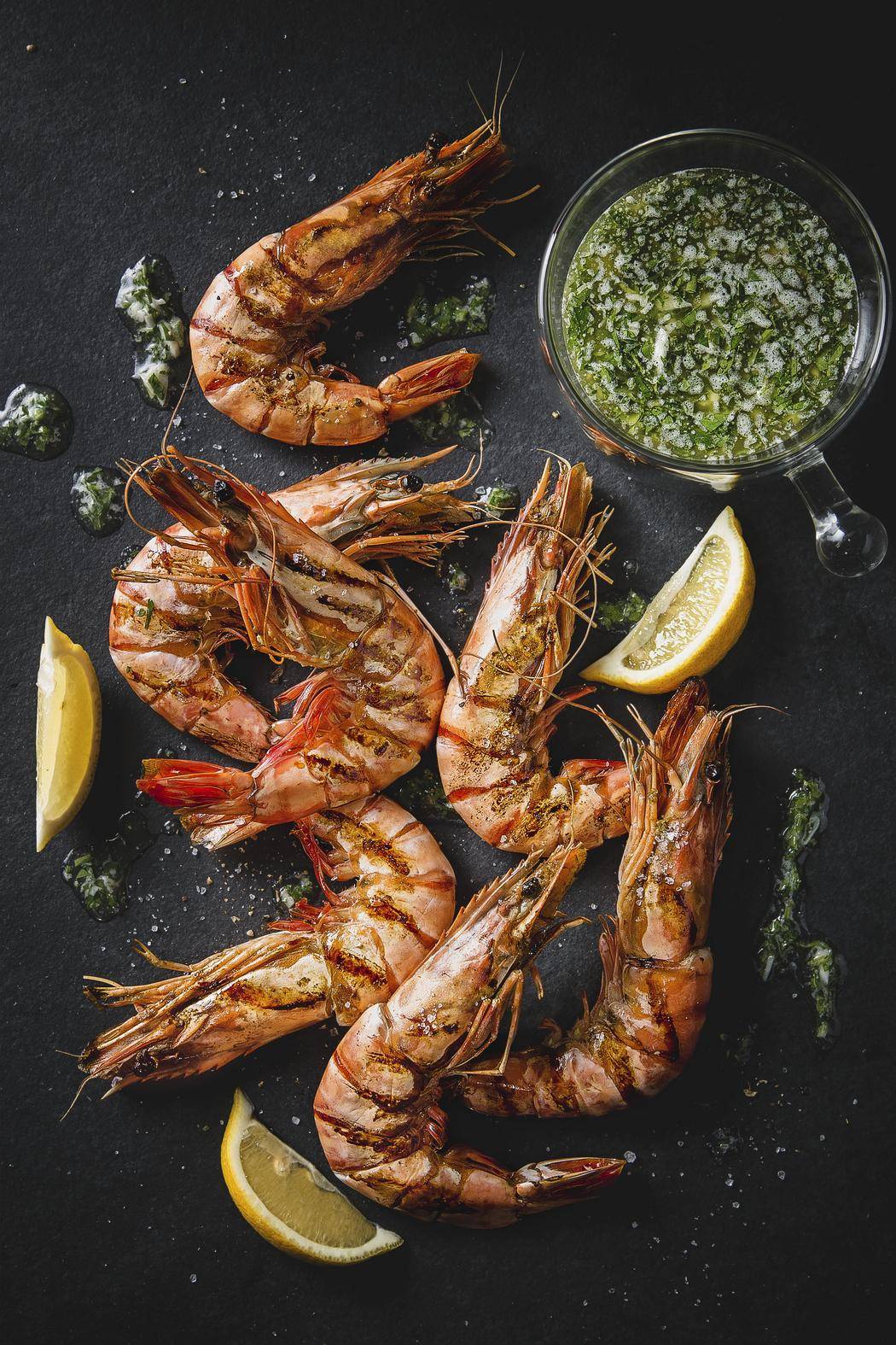 Grilované královské krevety s česnekem, petrželkou a citrusovým máslem - recept Optigrill Elite | Tefal