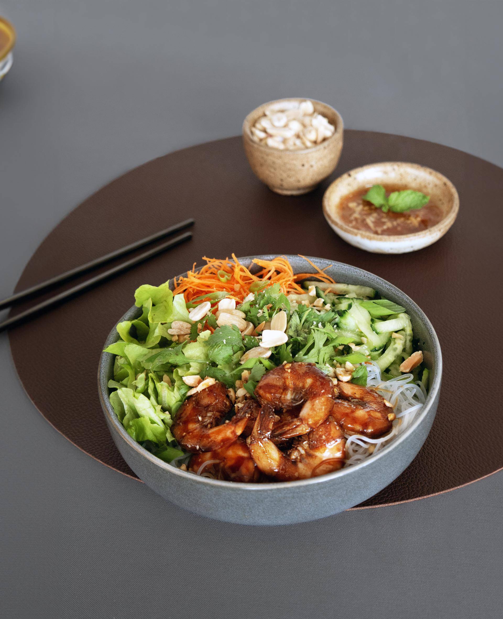 Bò Bún s karamelizovanými krevetami - recept Hrnce a pánve | Tefal