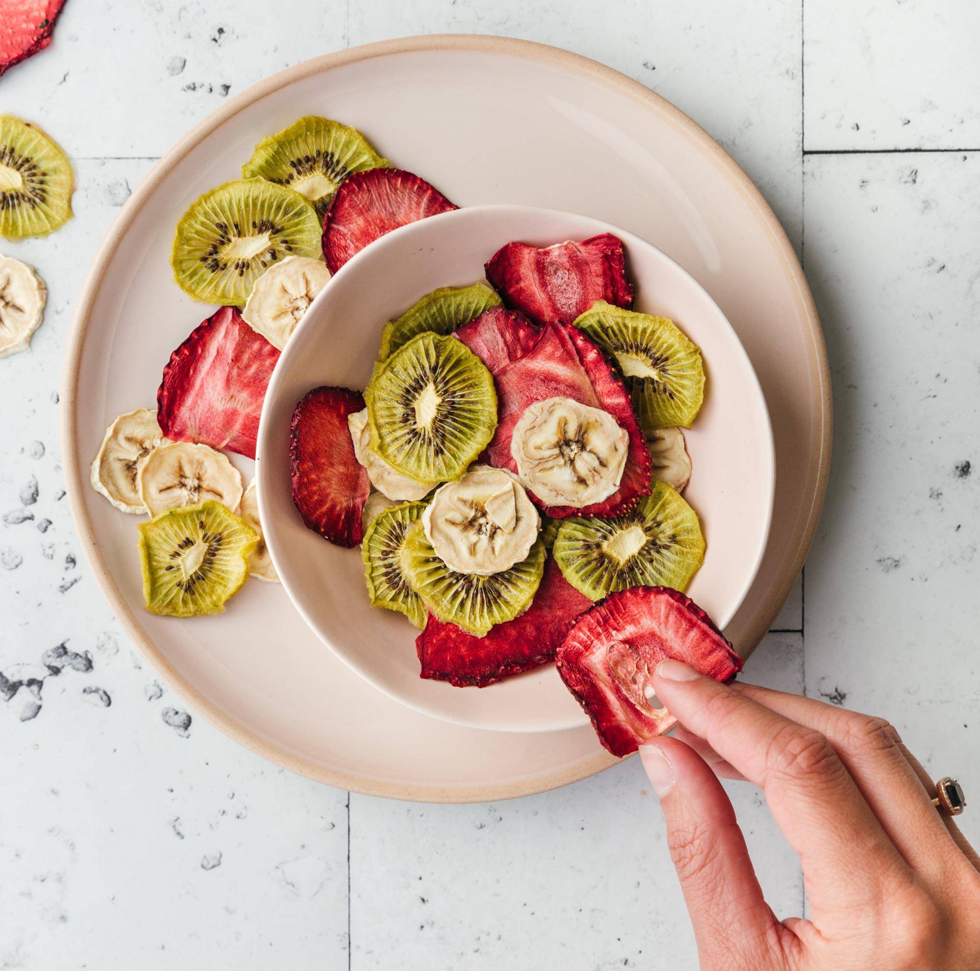 Sušená směs banánu, kiwi a jahod - recept EASY FRY & GRILL 2 in 1 DIGITAL | Tefal