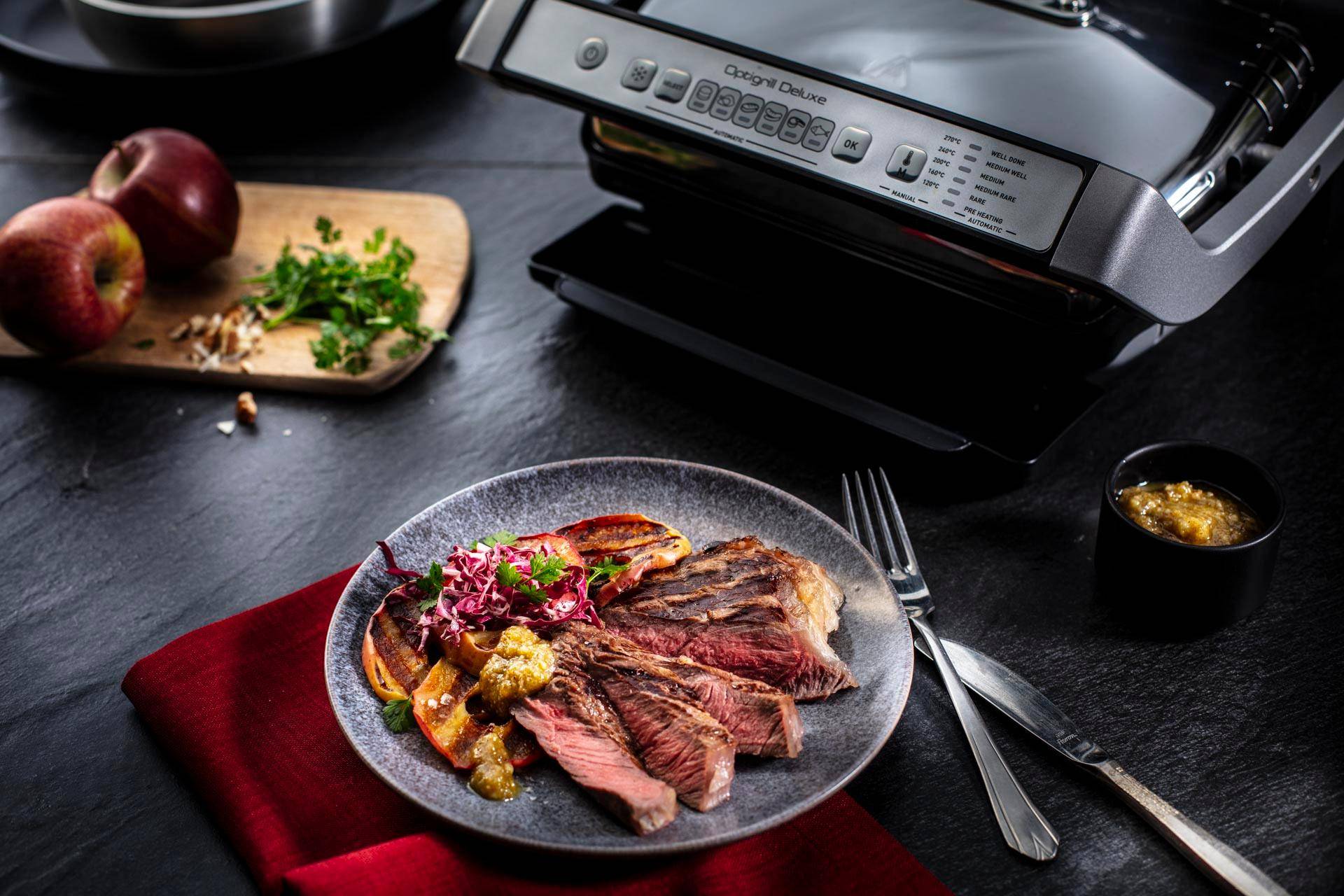 Rump steak s grilovaným jablkem a ořechovým pestem - recept OptiGrill + | Tefal
