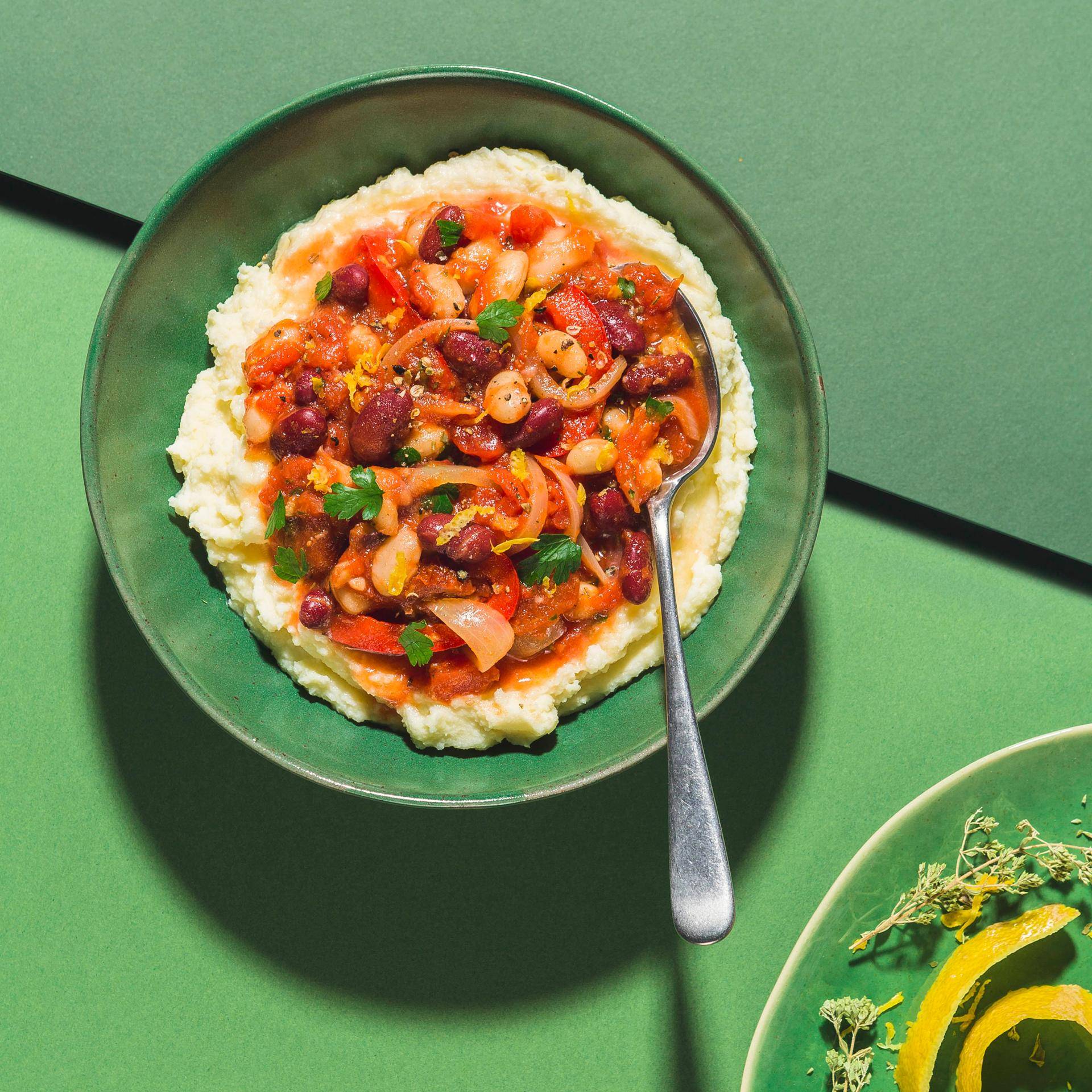 Vegetariánský guláš s bramborovou kaší - recept Hrnce a pánve | Tefal