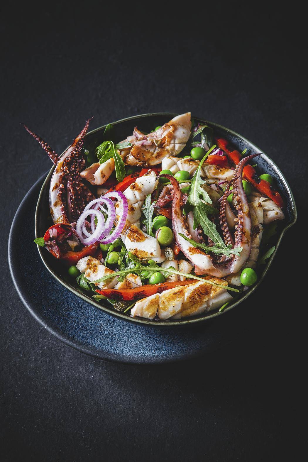 Salát s grilovanou chobotnicí, citrónem a kapary - recept Optigrill Elite | Tefal