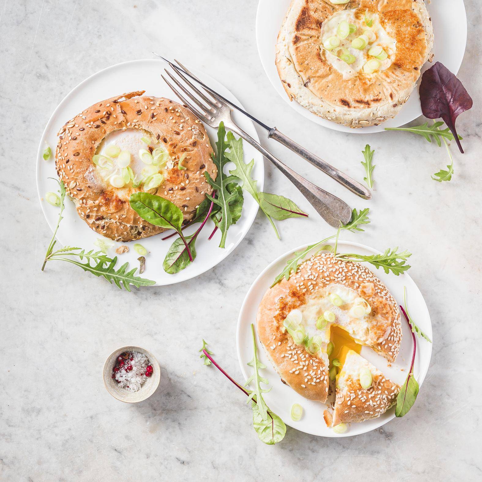 Bagely s vejcem a mozzarellou (vejce v díře) - recept Hrnce a pánve | Tefal