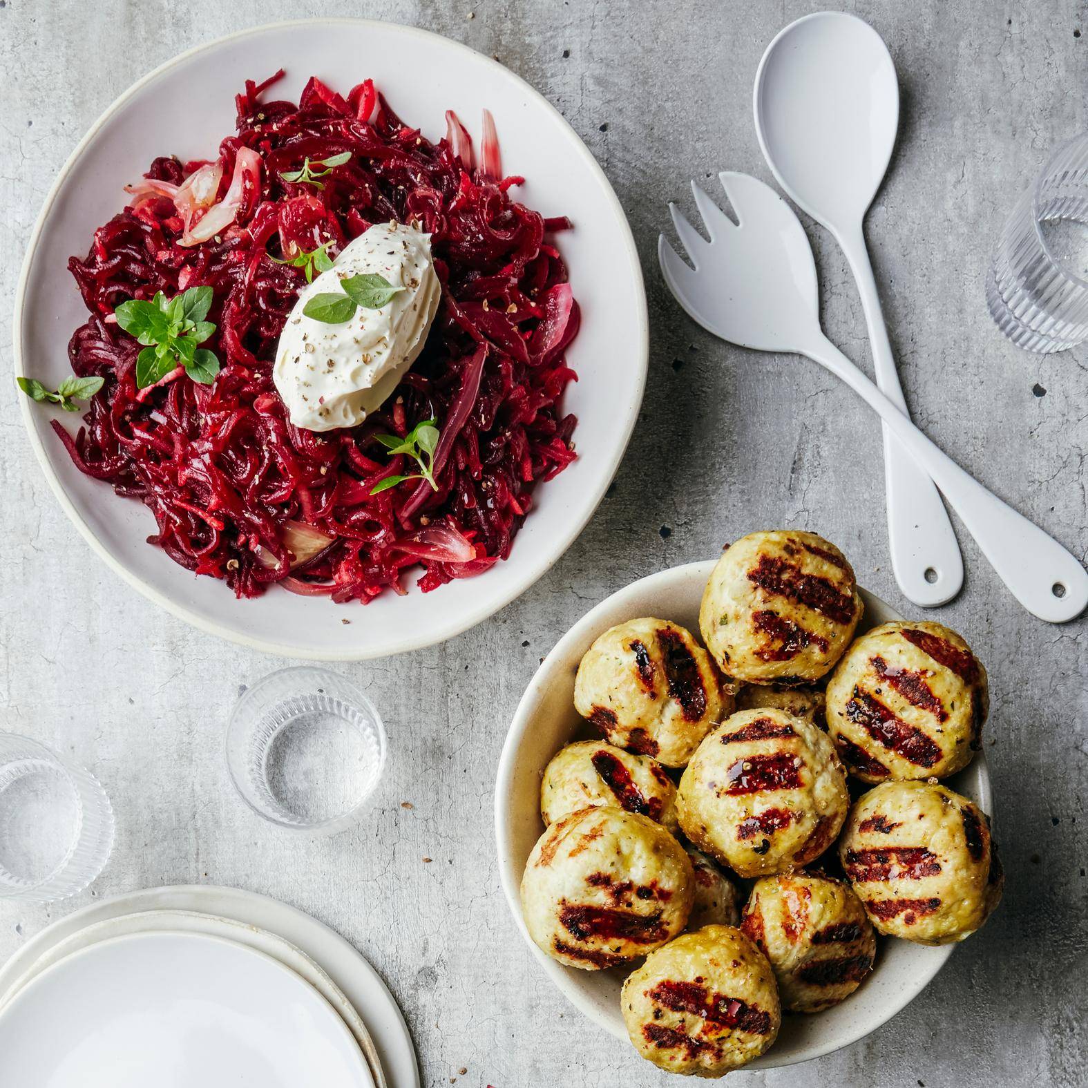 Krůtí karbanátky s řepou dušenou na jablkách - recept OptiGrill 2in1 XL | Tefal