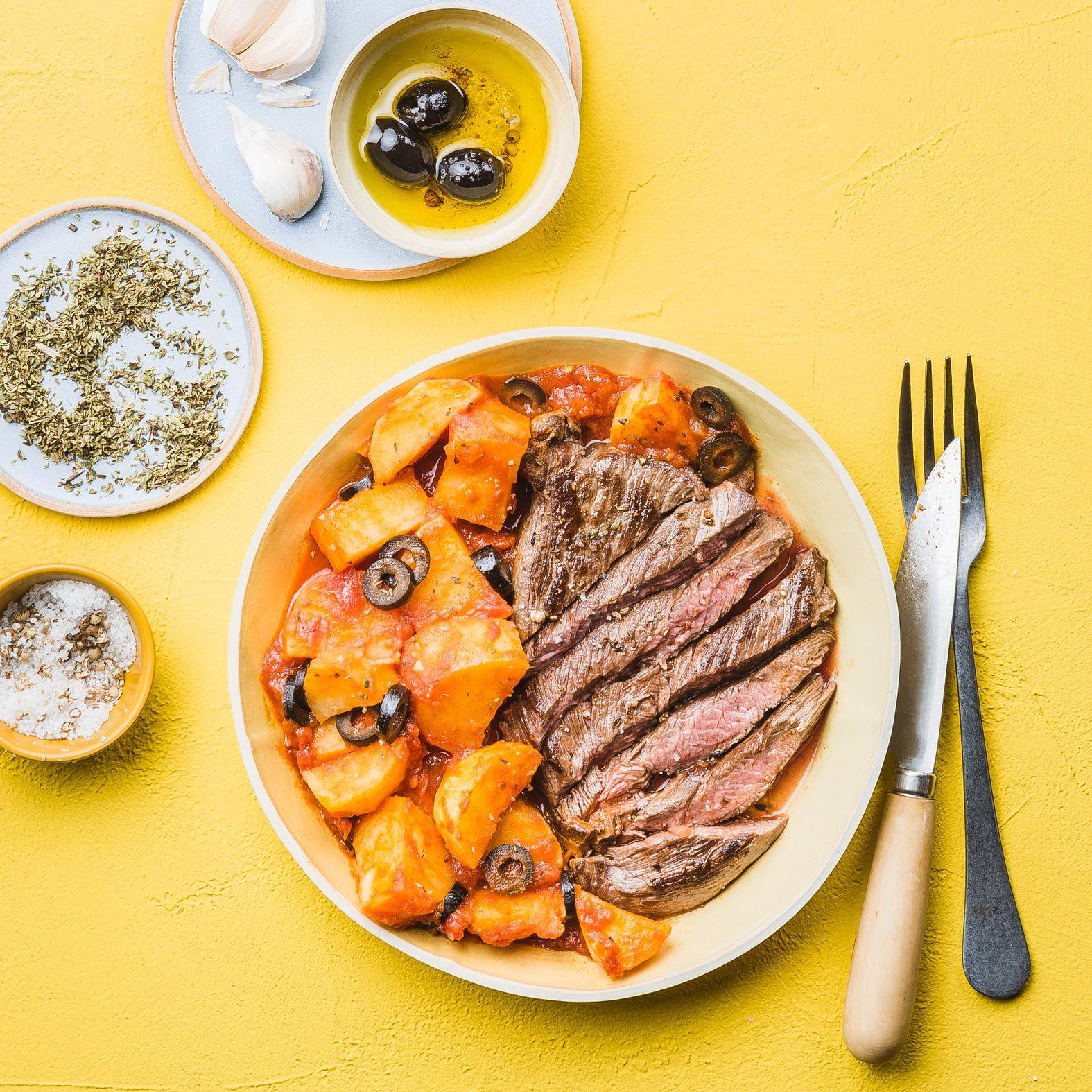 Steak a brambory s rajčaty - recept Hrnce a pánve | Tefal