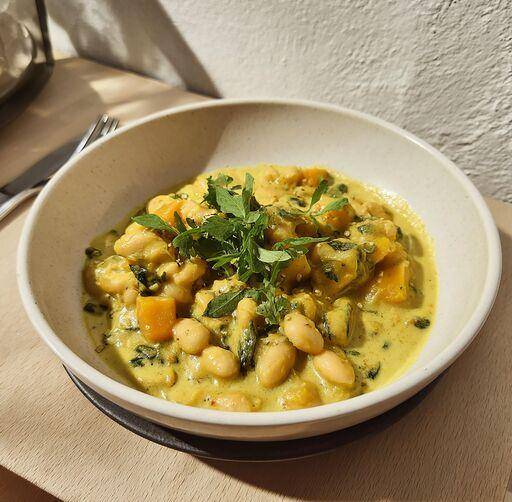 Bílé fazolové kari s kokosovým mlékem - recept Hrnce a pánve | Tefal