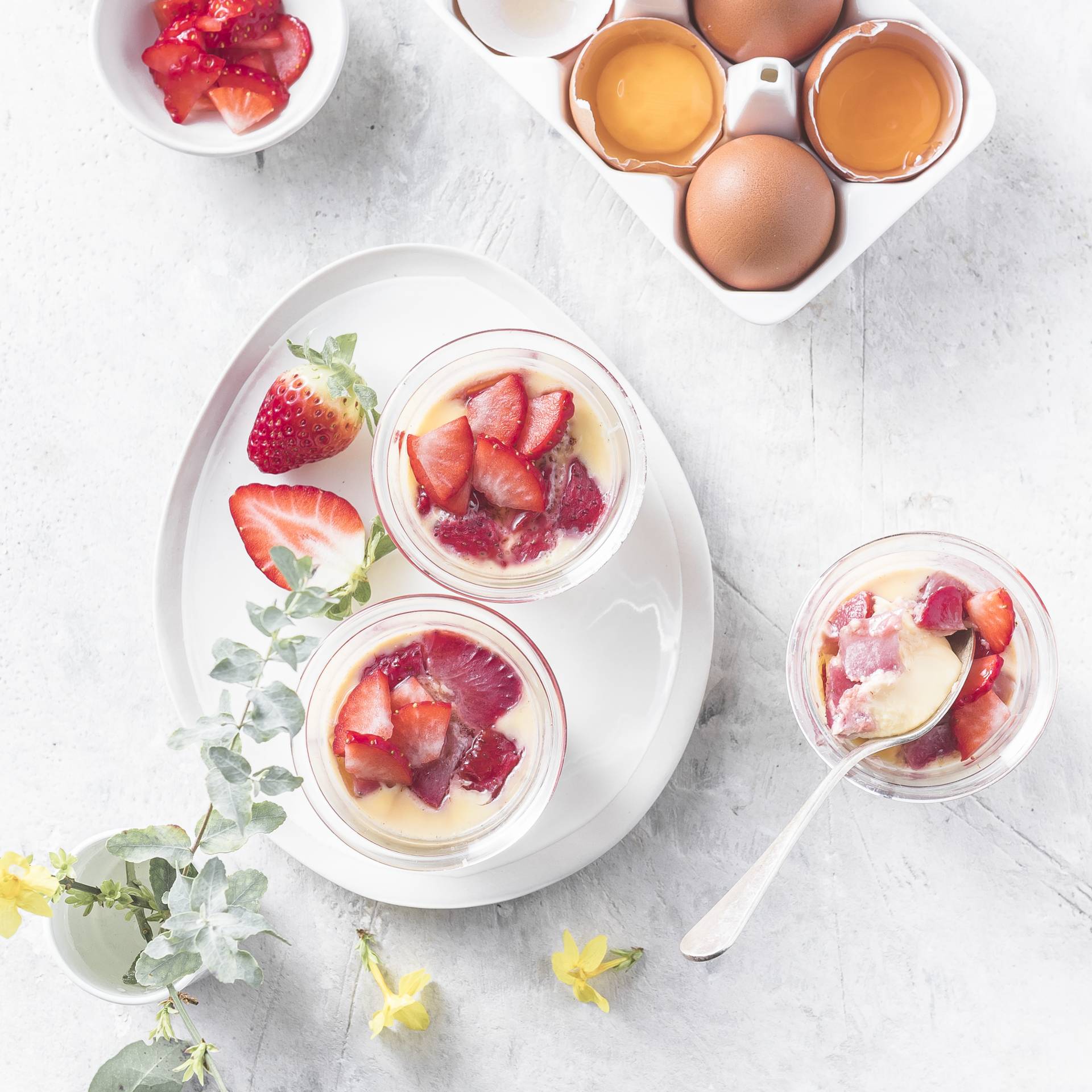 Strawberry egg creams - recept undefined | Tefal