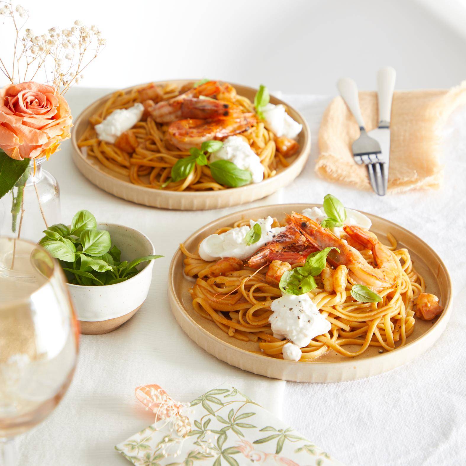 Královská kreveta a těstoviny linguine s mozzarellou burrata - recept Hrnce a pánve | Tefal